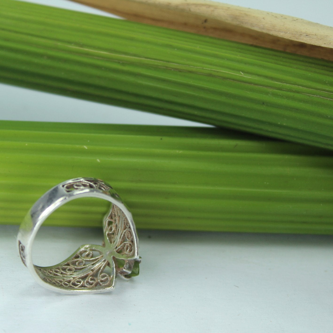 Artisan Sterling Filigree Large Oval Peridot Ring Butterfly Shape side view