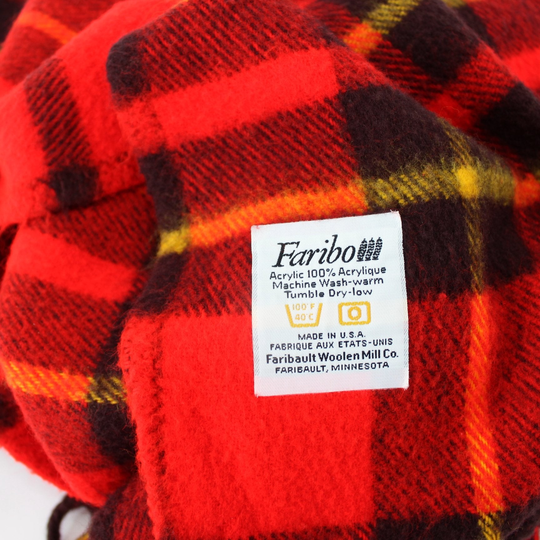 Faribo Acrylic Throw Classic Red Plaid 53" by 40" USA orig tag usa