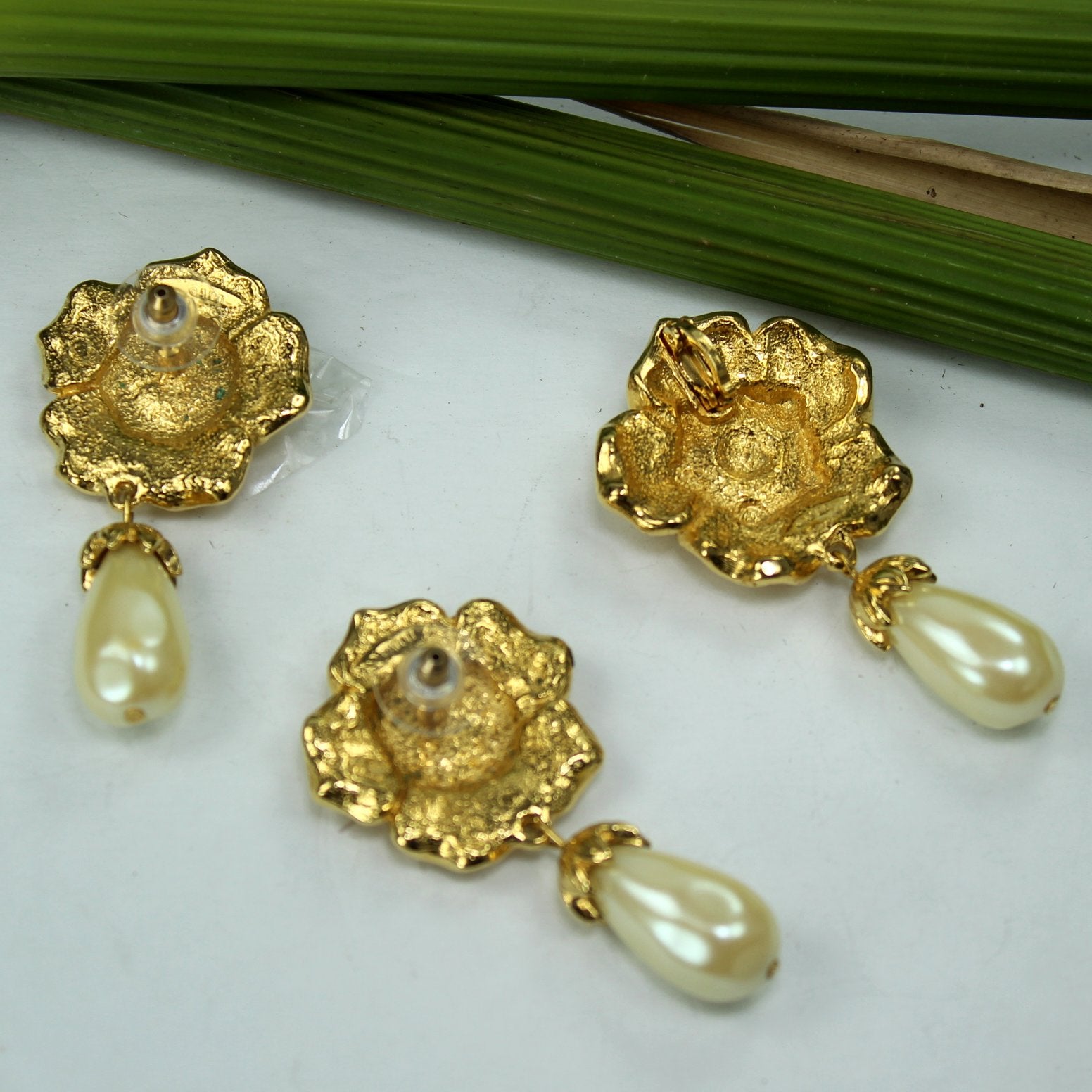 Summerset Avon Earrings Locking Pendant Gold Baroque Pearl Rare Find Set reverse view