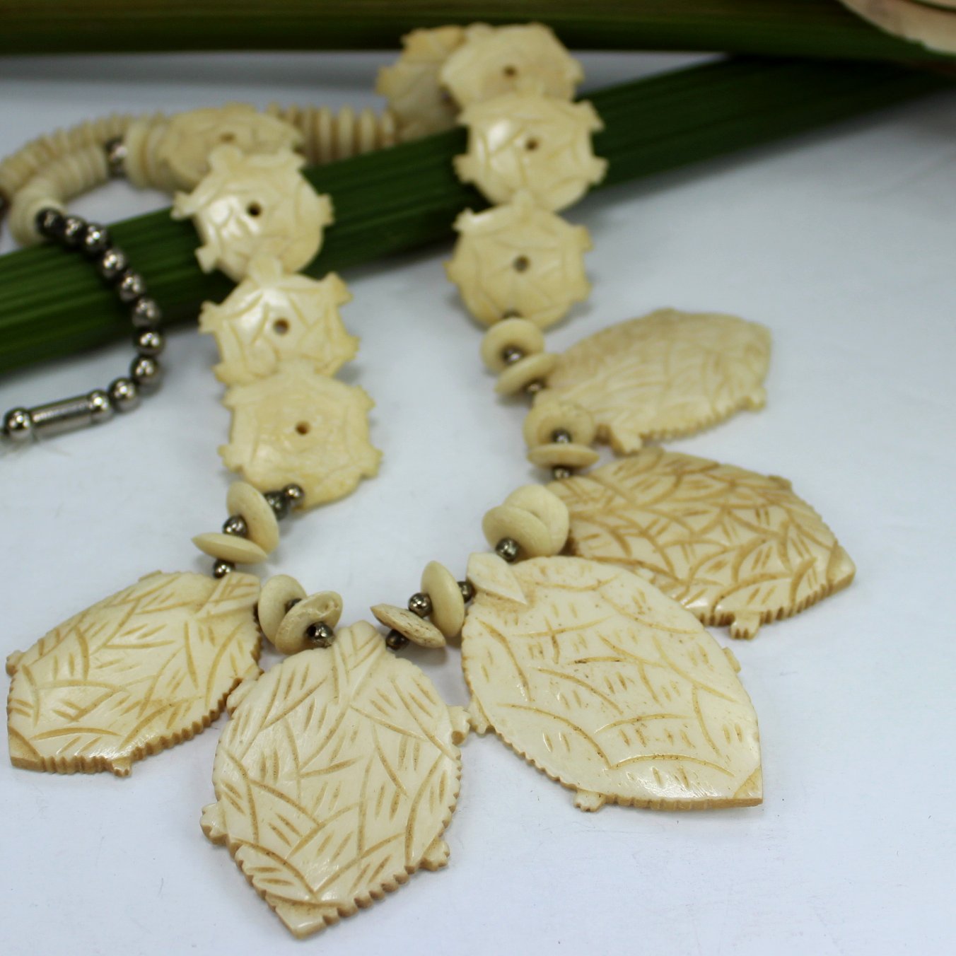 Carved Bone Turtles Necklace Silver Beads Africa Wear DIY Beads closeup turtles