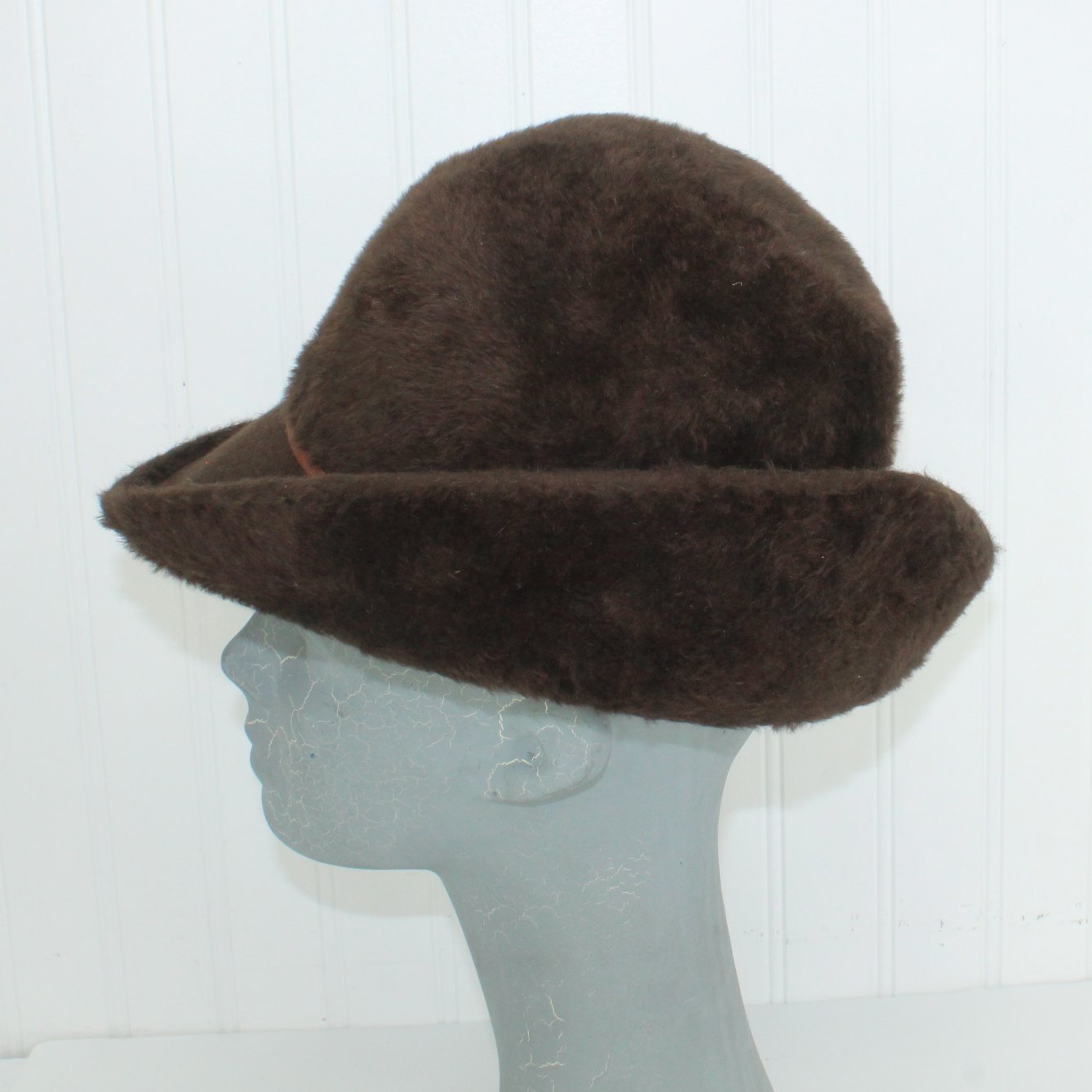 Mr John Classic Vintage Hat Austria Brown Felt Faux Fur Roll Brim back view hat