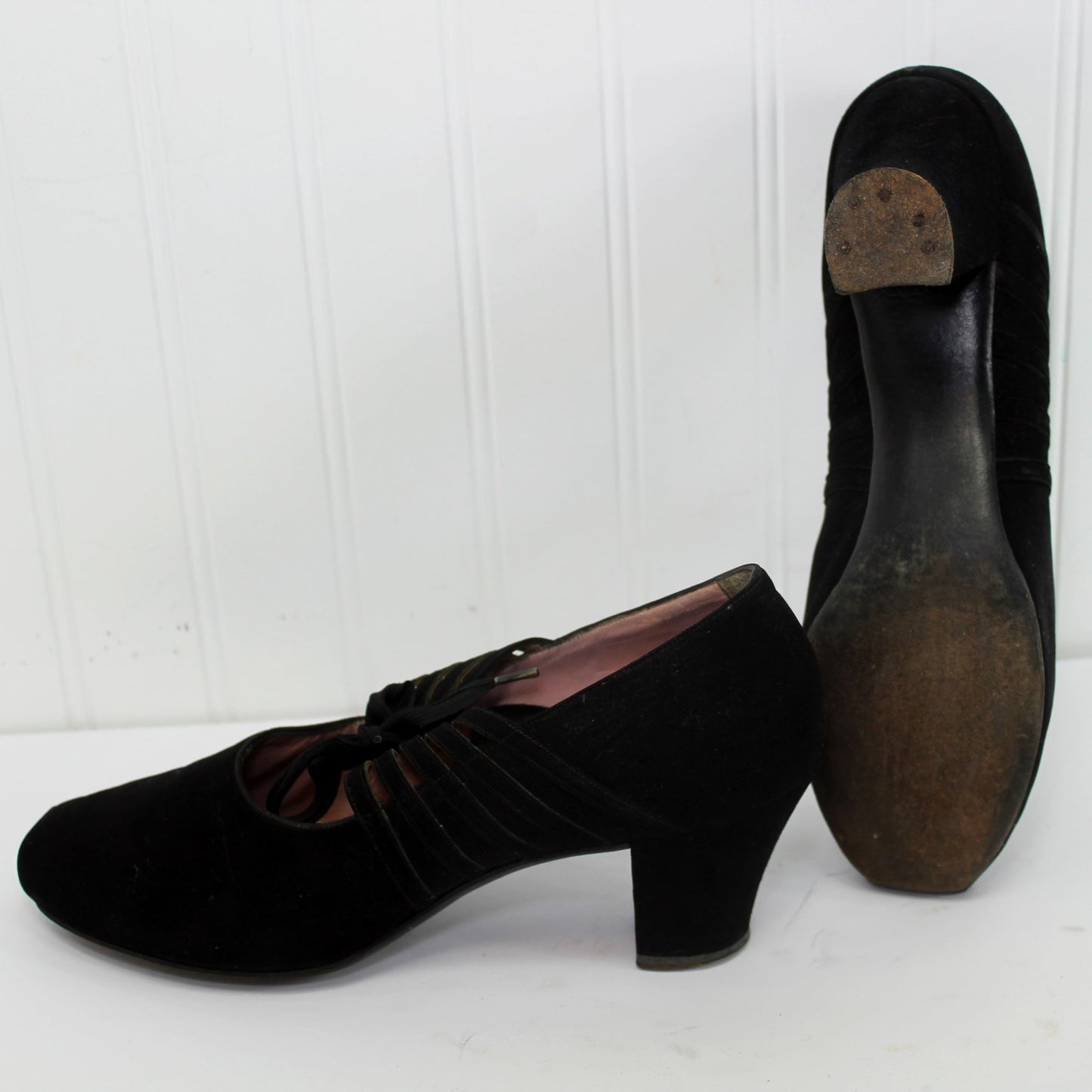 Dickerson 1940s Black Suede Tie Shoes 81/2 A Rockley Strom Co nice detail