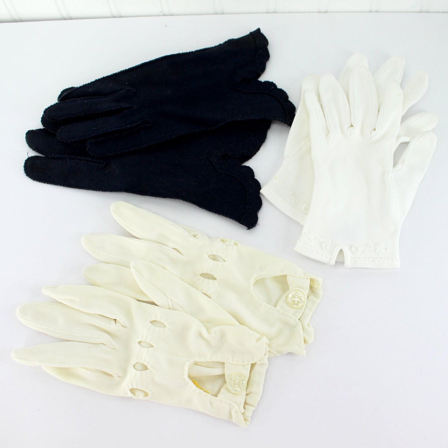 Lot 7 Pairs Vintage Mid Century Gloves Fabric Crochet Lace closeup 3 pairs 1950s