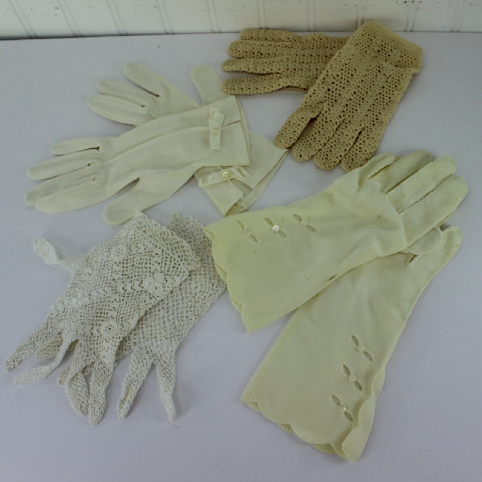 Lot 7 Pairs Vintage Mid Century Gloves Fabric Crochet Lace closeup 4 pr