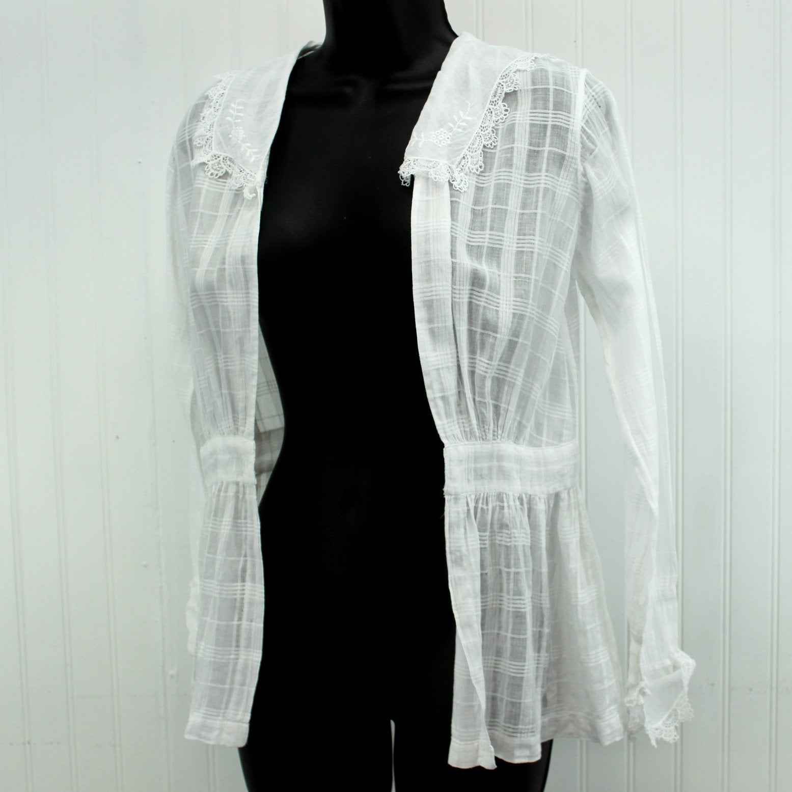 Victorian Edwardian Summer Jacket Windowpane Lawn Large Lace Collar front open view