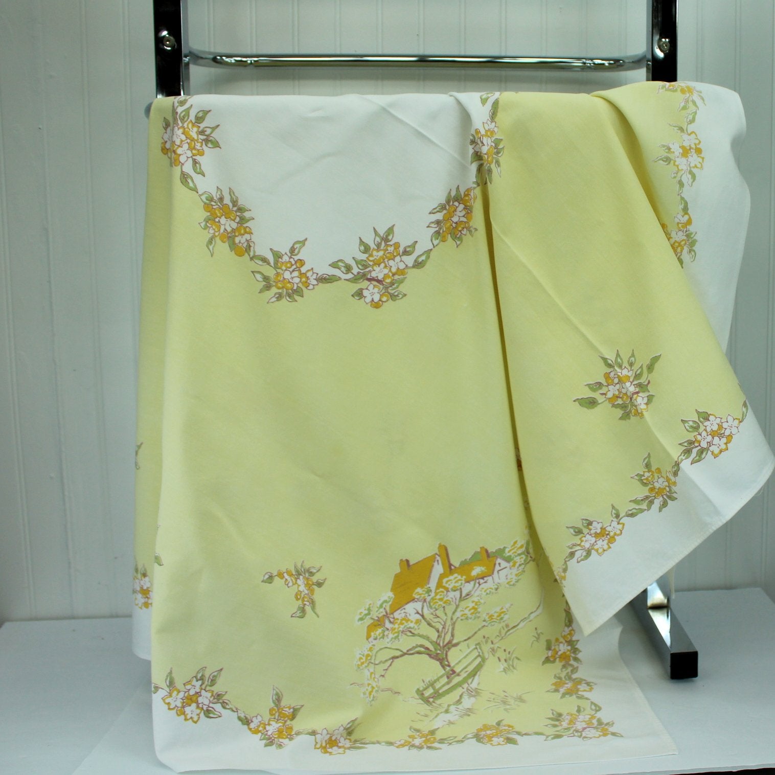 Kate Greenaway  Leacock "Somerset" Tablecloth Yellow White Cottage Design