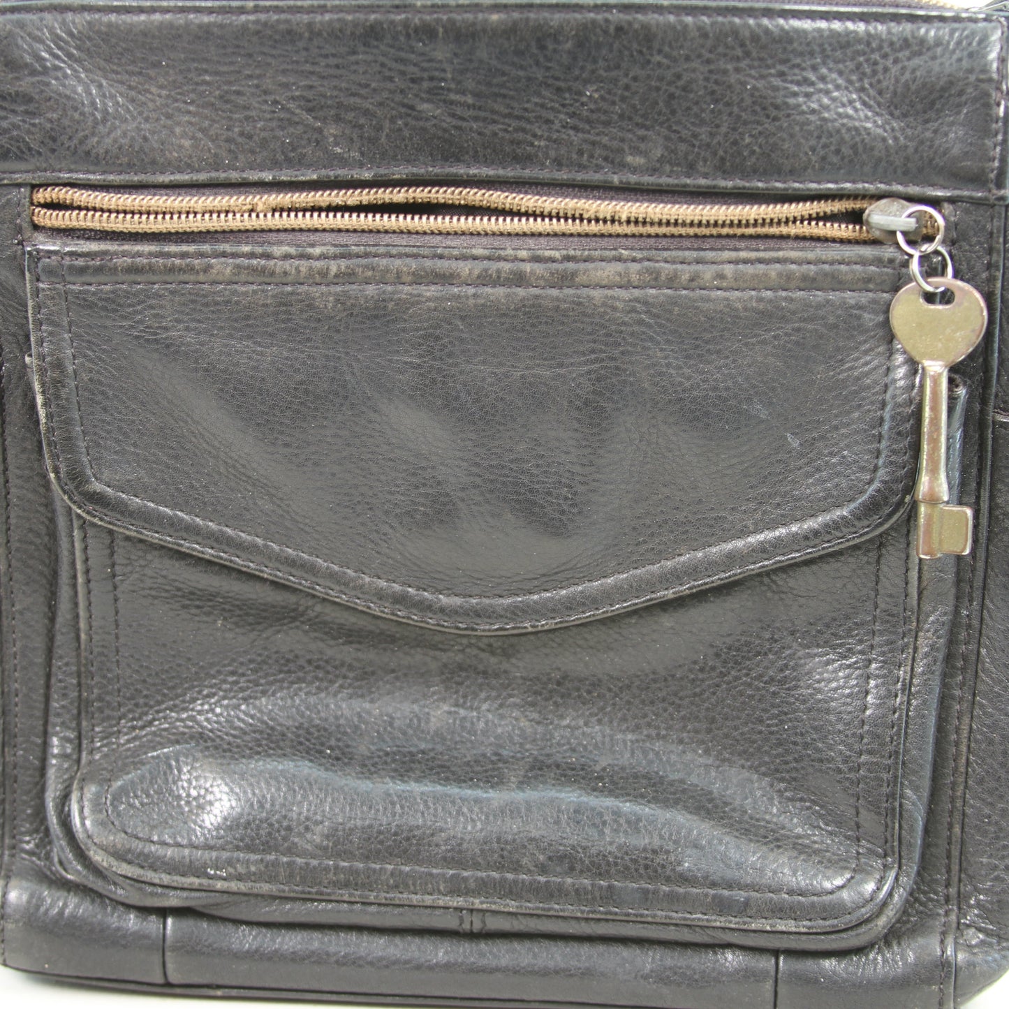 Vtg Fossil 75082 Black Pebbled Leather Shoulder Bag Handbag w/Key