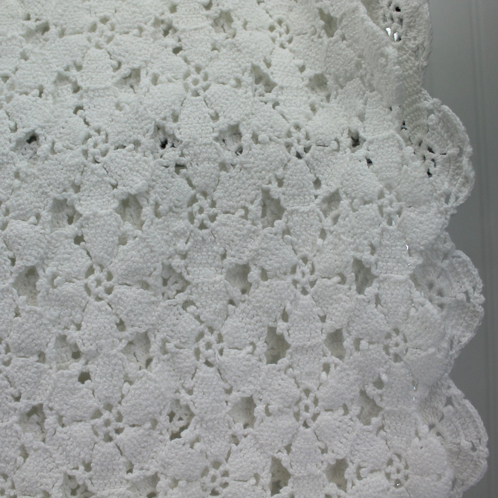 White Cotton Lace Hand Crochet Tablecloth  Long Rectangle 78" X 40" closeup design