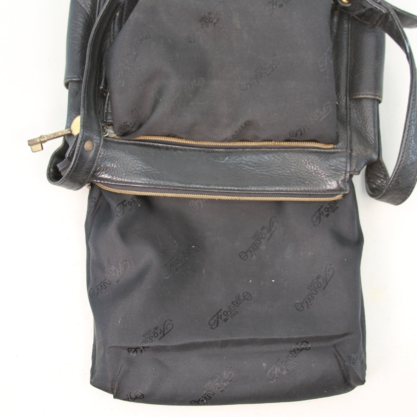 Vtg Fossil 75082 Black Pebbled Leather Shoulder Bag Handbag w/Key
