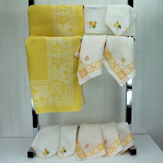 Collection Vintage Linens Yellow Theme Napkins Embroidery Applique - Use DIY Crafts