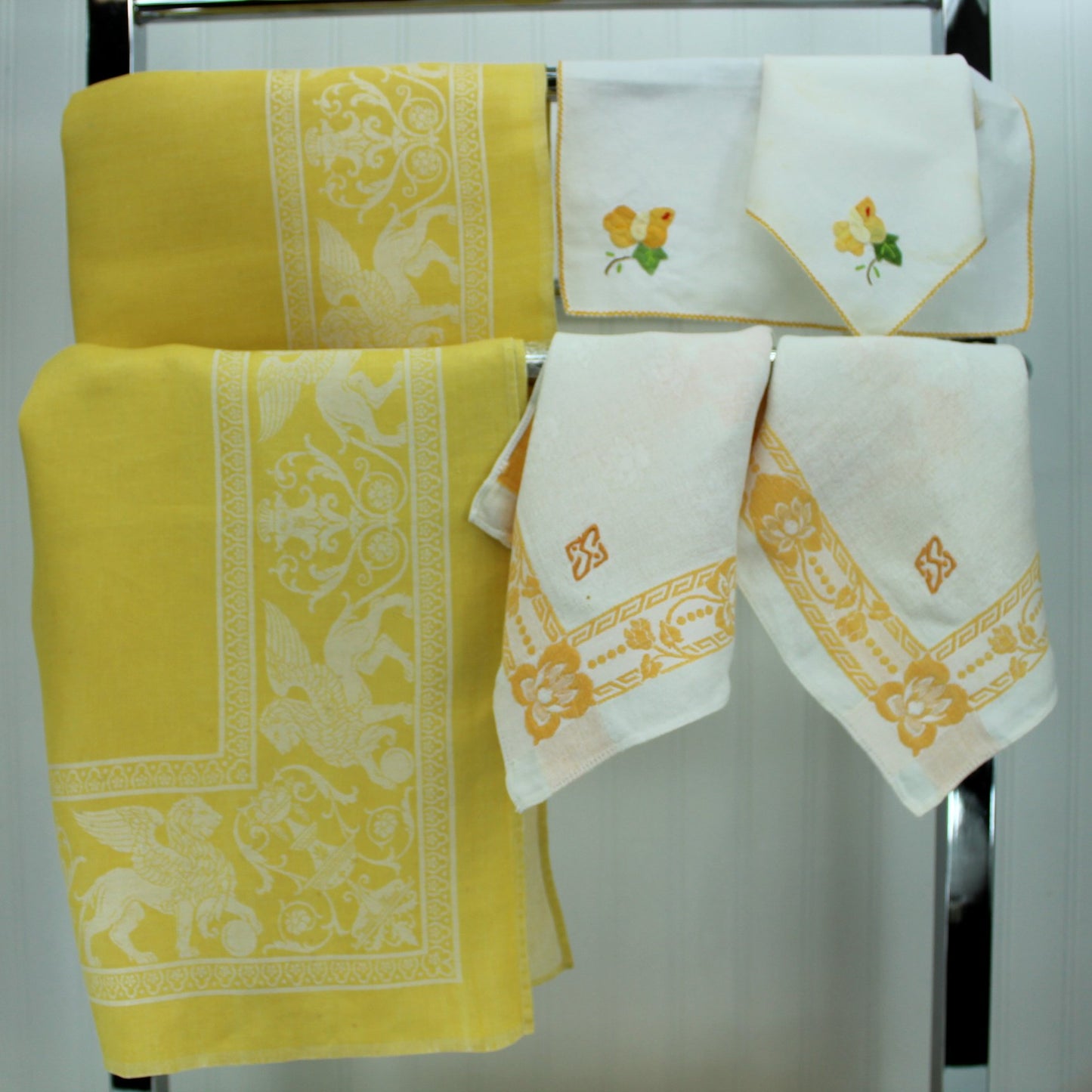 Collection Vintage Linens Yellow Theme Napkins Embroidery Applique - Use DIY Crafts closeup 