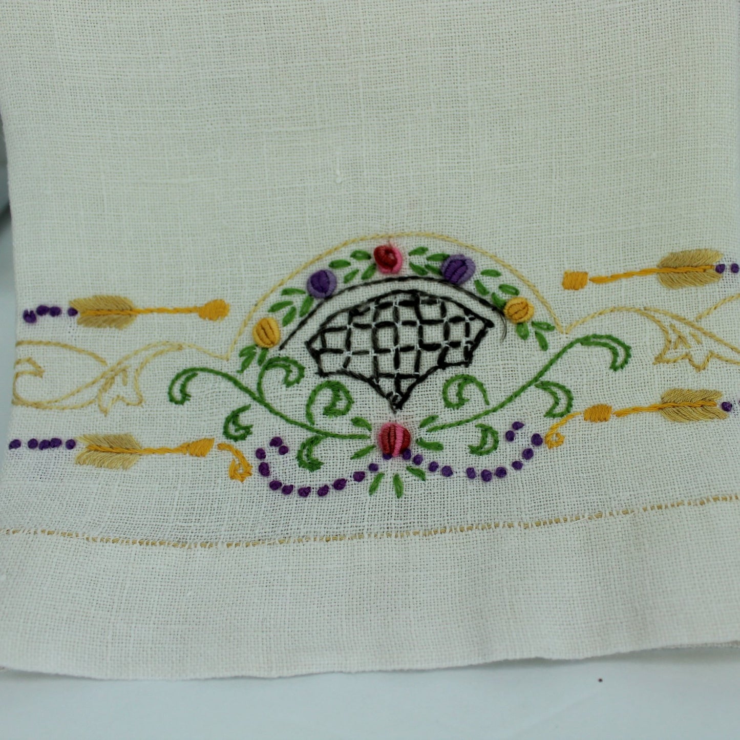 Pair Vintage Linen Hand Towels Exquisite Dimensional Embroidery 1940s closeup design 2nd towel