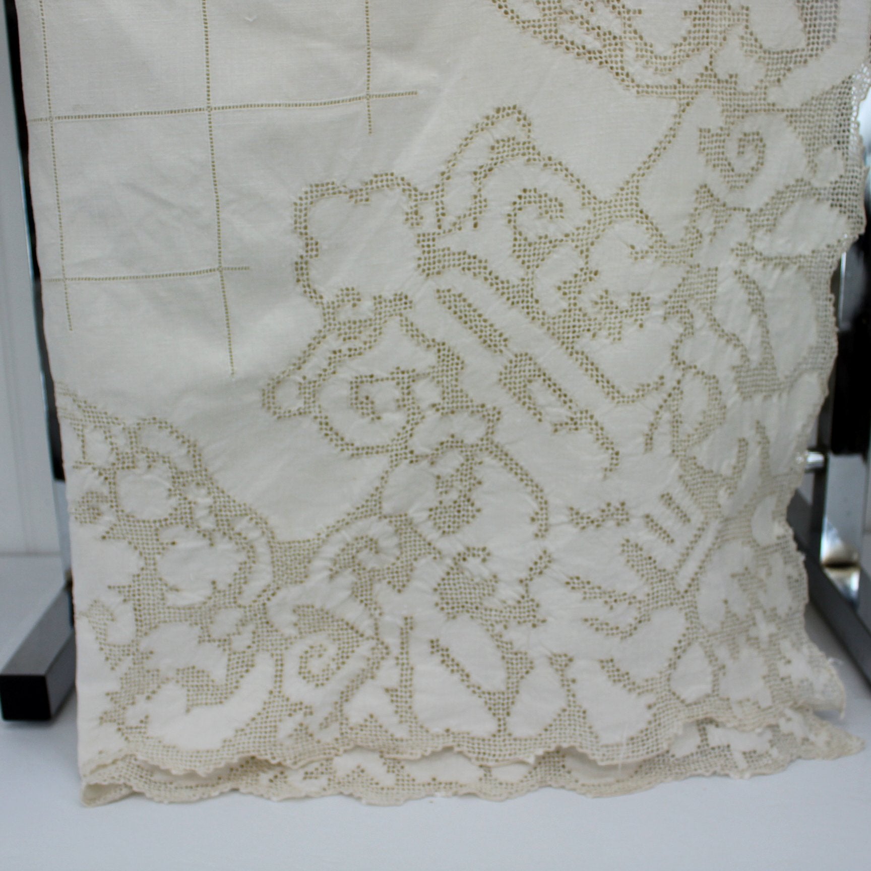 Elegant Natural Linen Large Tablecloth 98" X 66" All Over Open Work Net Design Pattern corner closeup