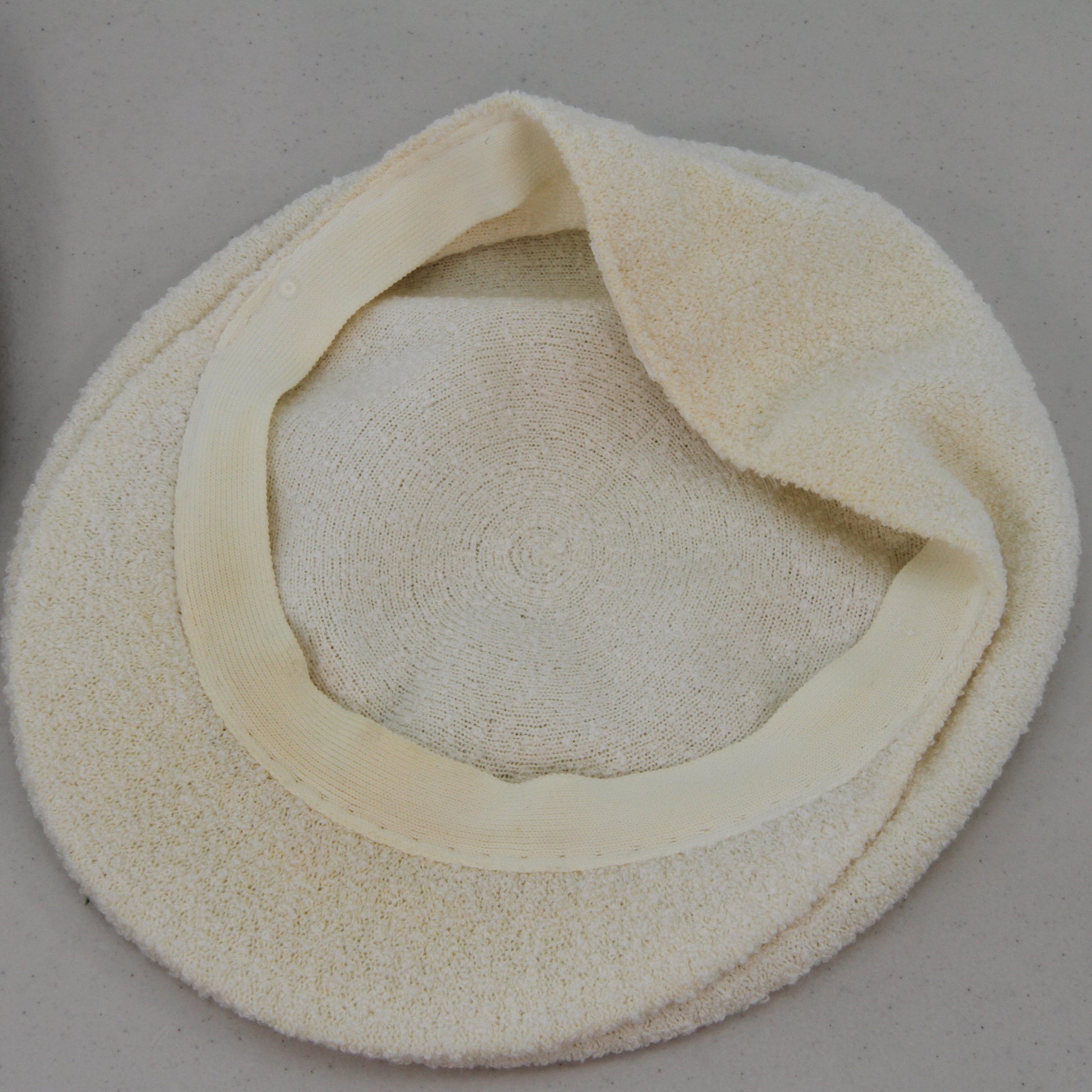 Pair Kangol Driving Caps Tan & White 15