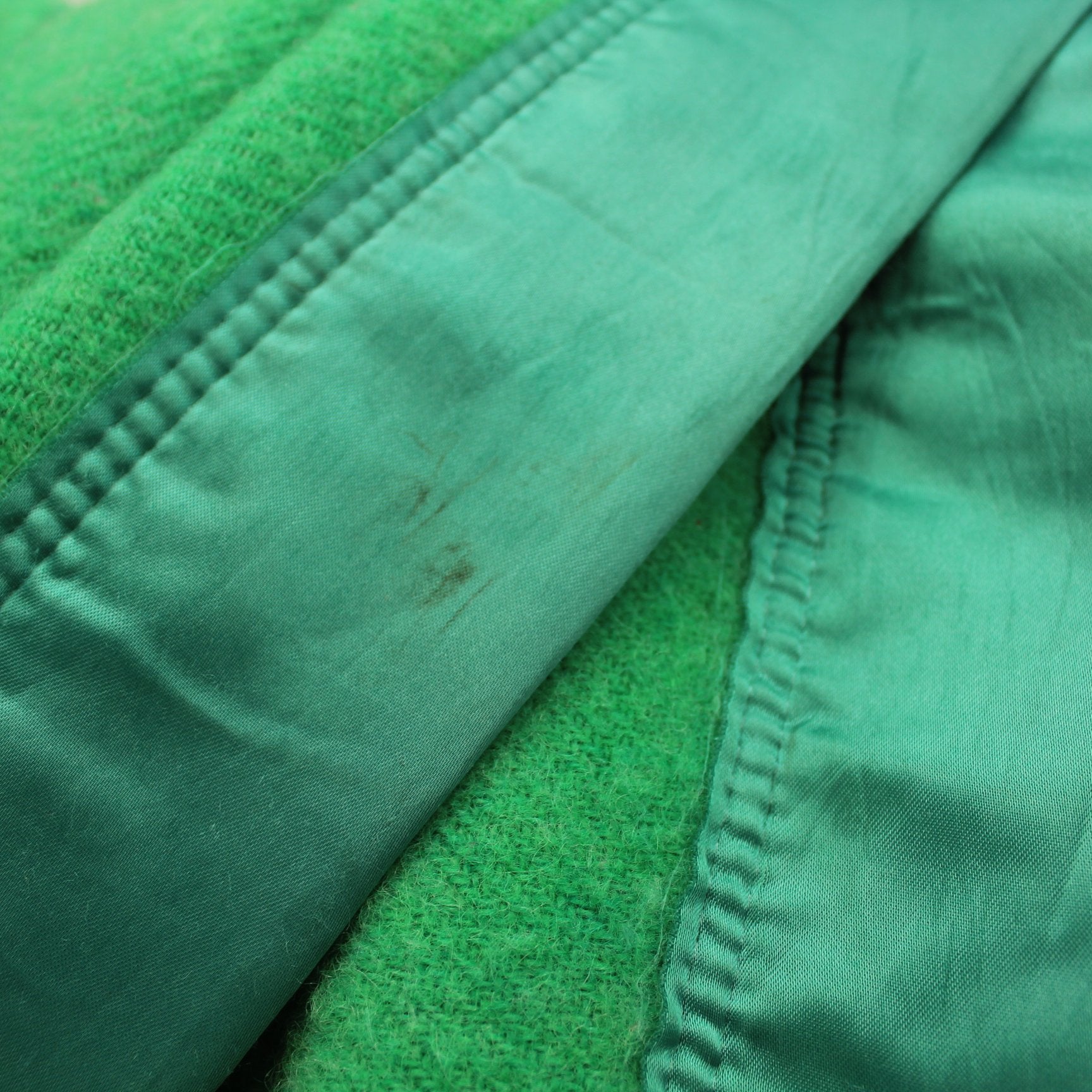 Kenwood Queensize Wool Blanket Green Moth Proof 100" X 87" Canada example stain binding