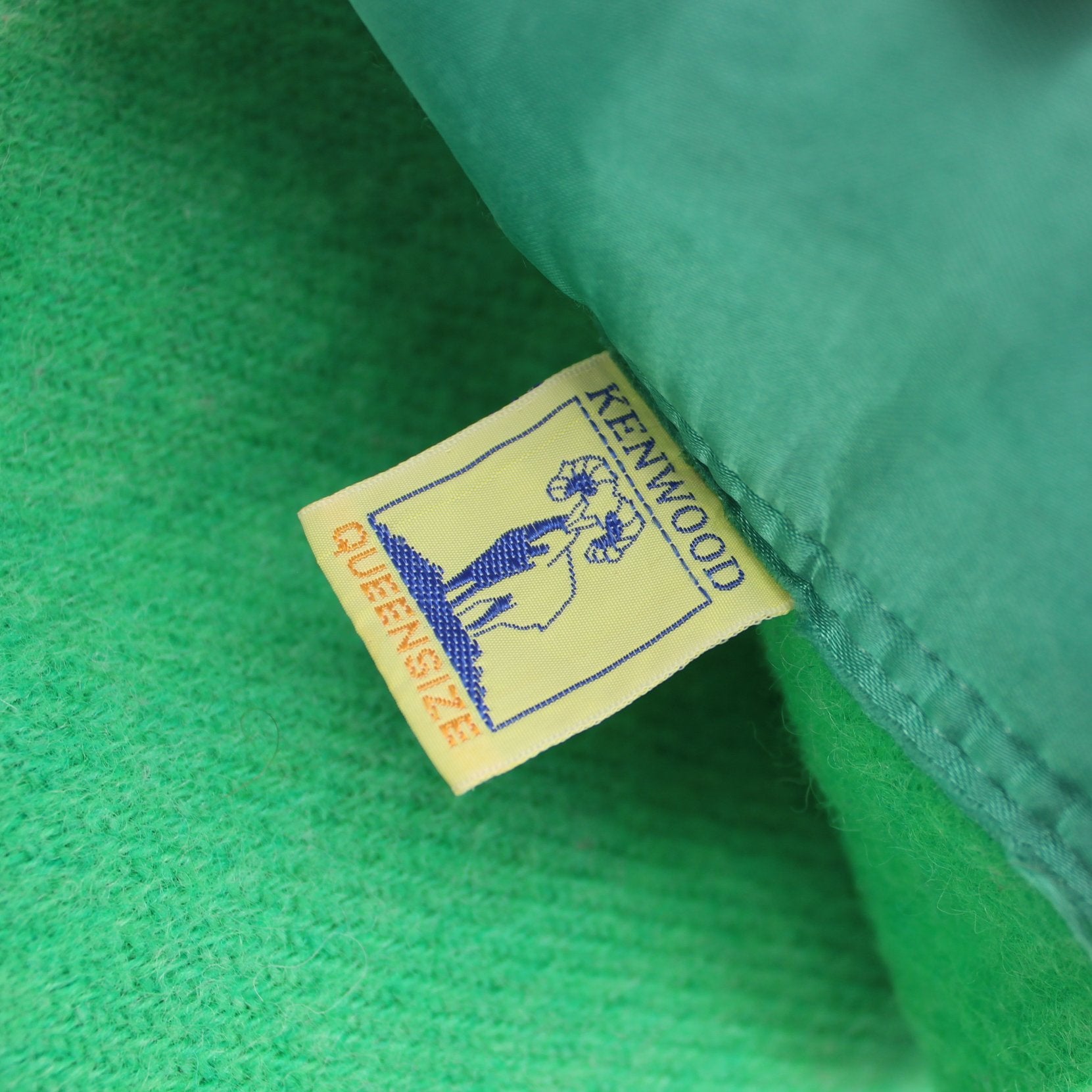 Kenwood Queensize Wool Blanket Green Moth Proof 100" X 87" Canada orig tag from kenwood
