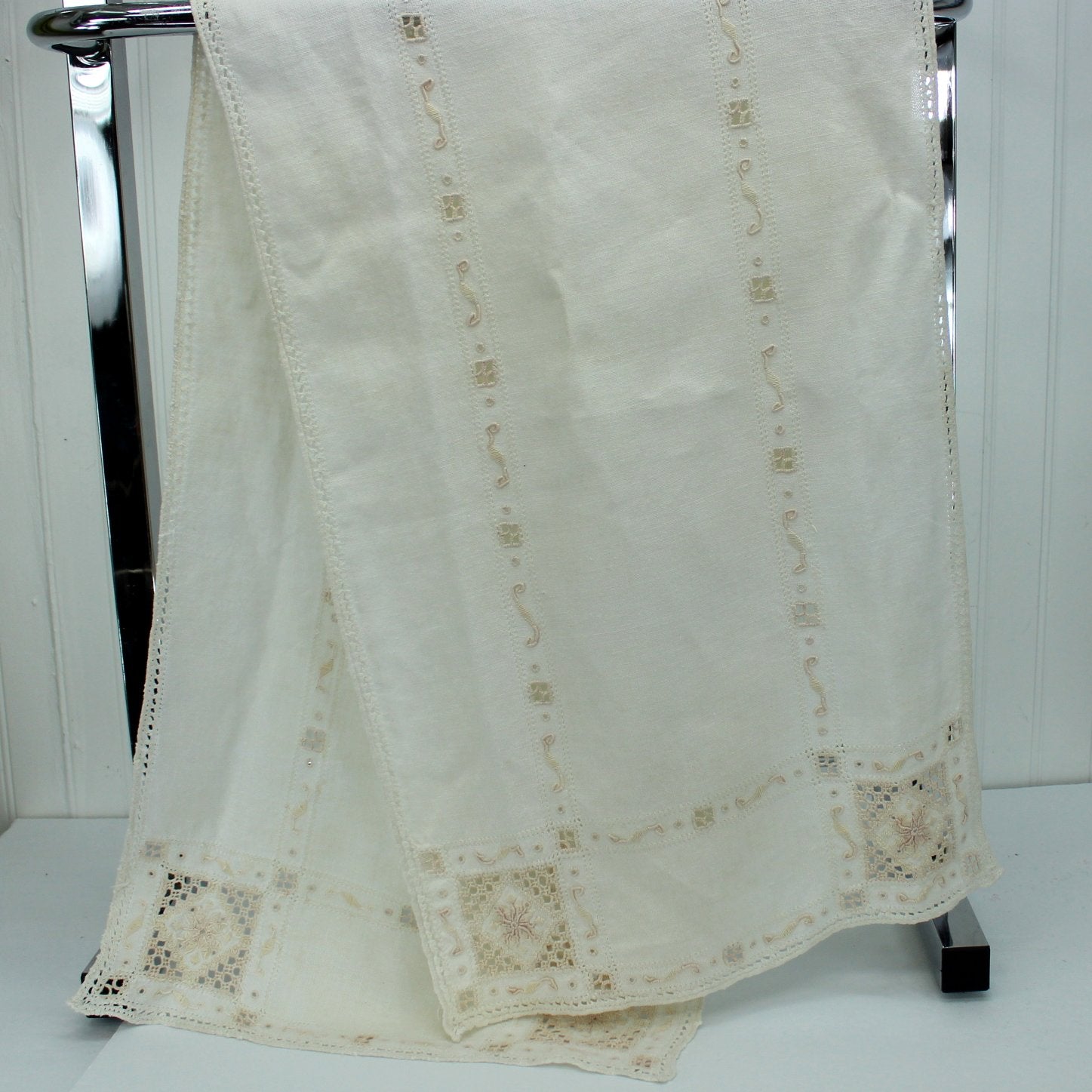 Grand Old Linen Table Runner Embroidery Open Work Edging Hand Made full length folded