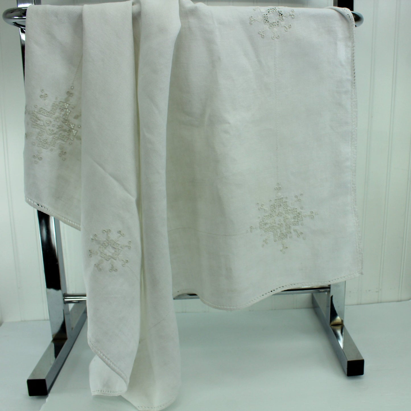 Small Vintage Tablecloth Off White Linen Embroidered Estate Use DIY Repurpose other view