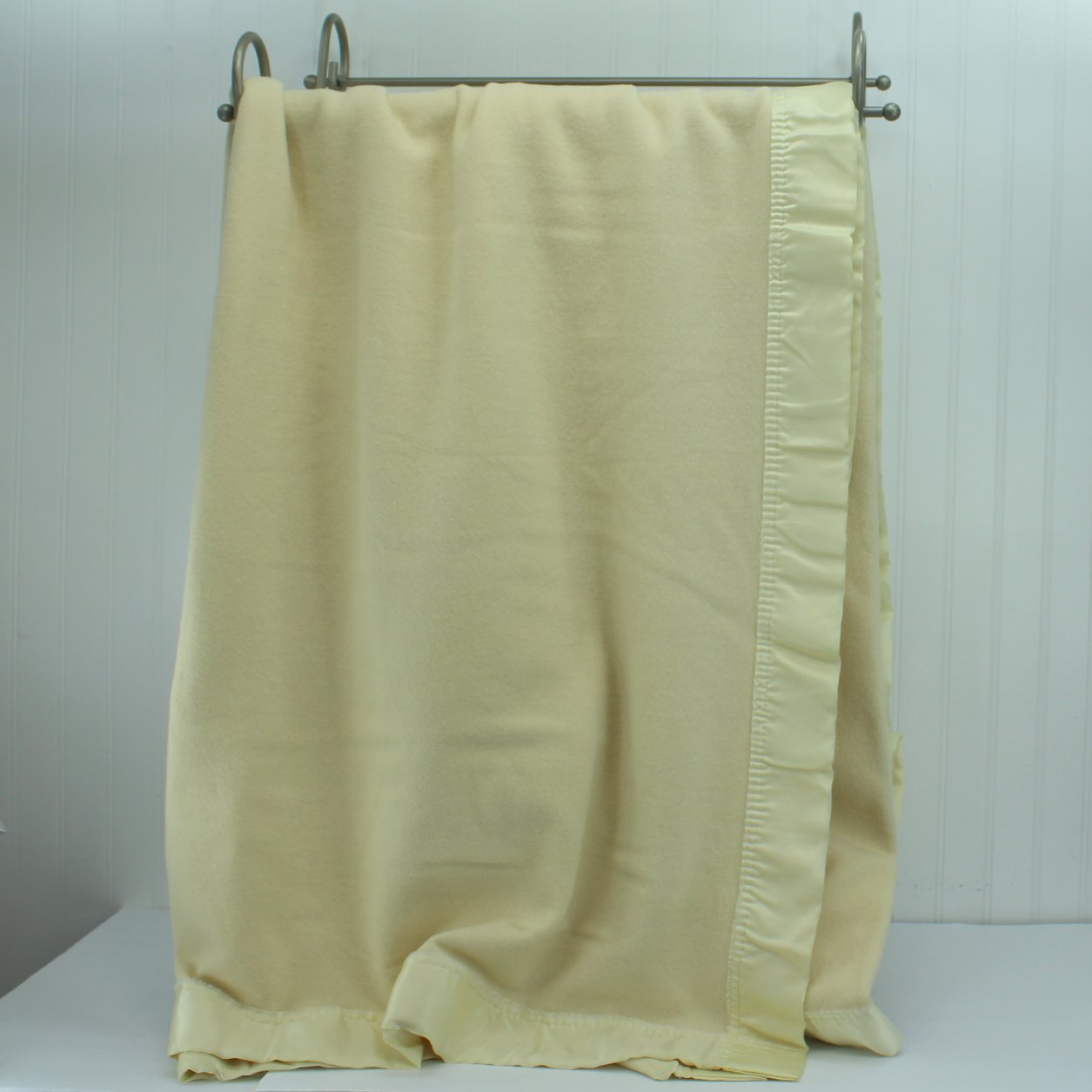 Ivory Merino Wool Blanket John Atkinson England  Hope Chest Collection 100" X 90" Weight 6# Estate blanket corner length pix