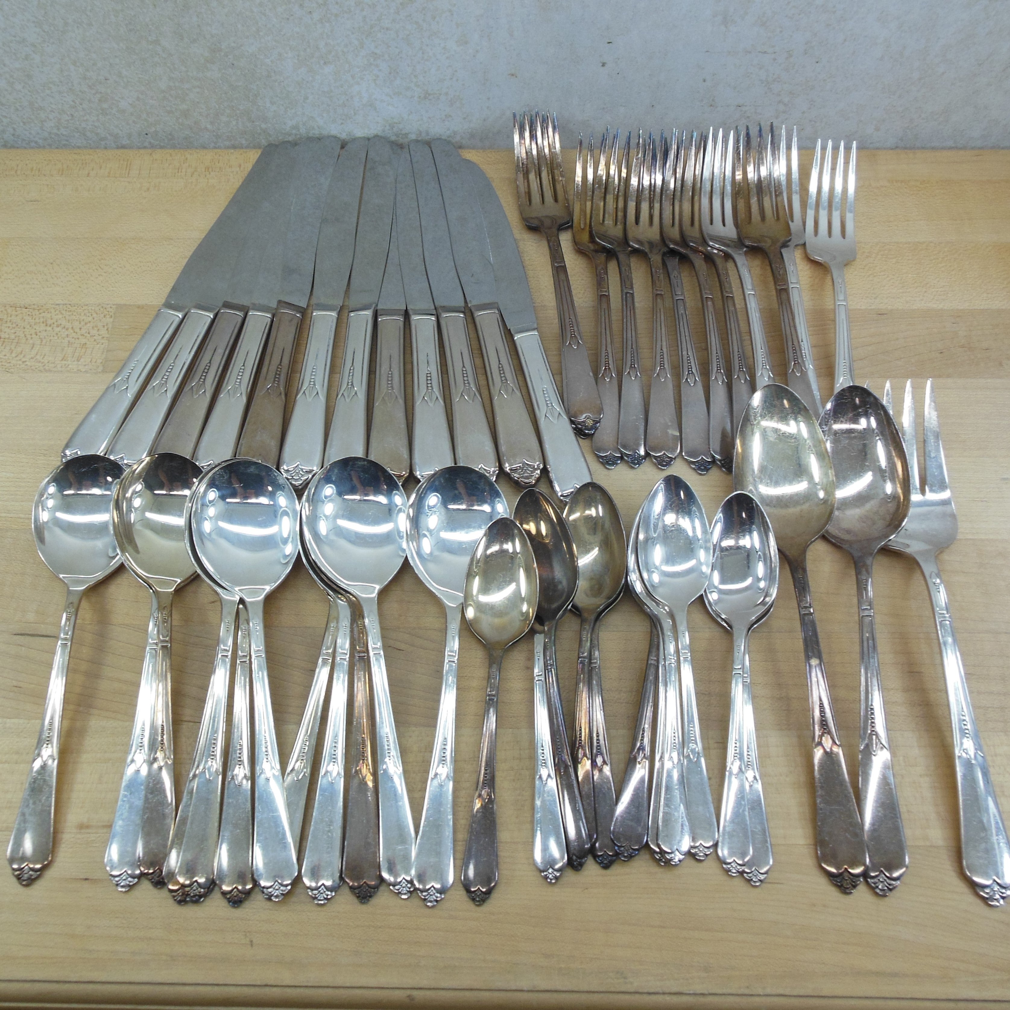 International silverplate sale flatware