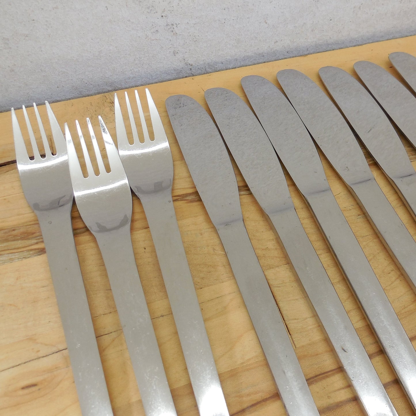 Towle Supreme Cutlery Ingrid Flatware 24 Lot Knife Fork Spoon MCM