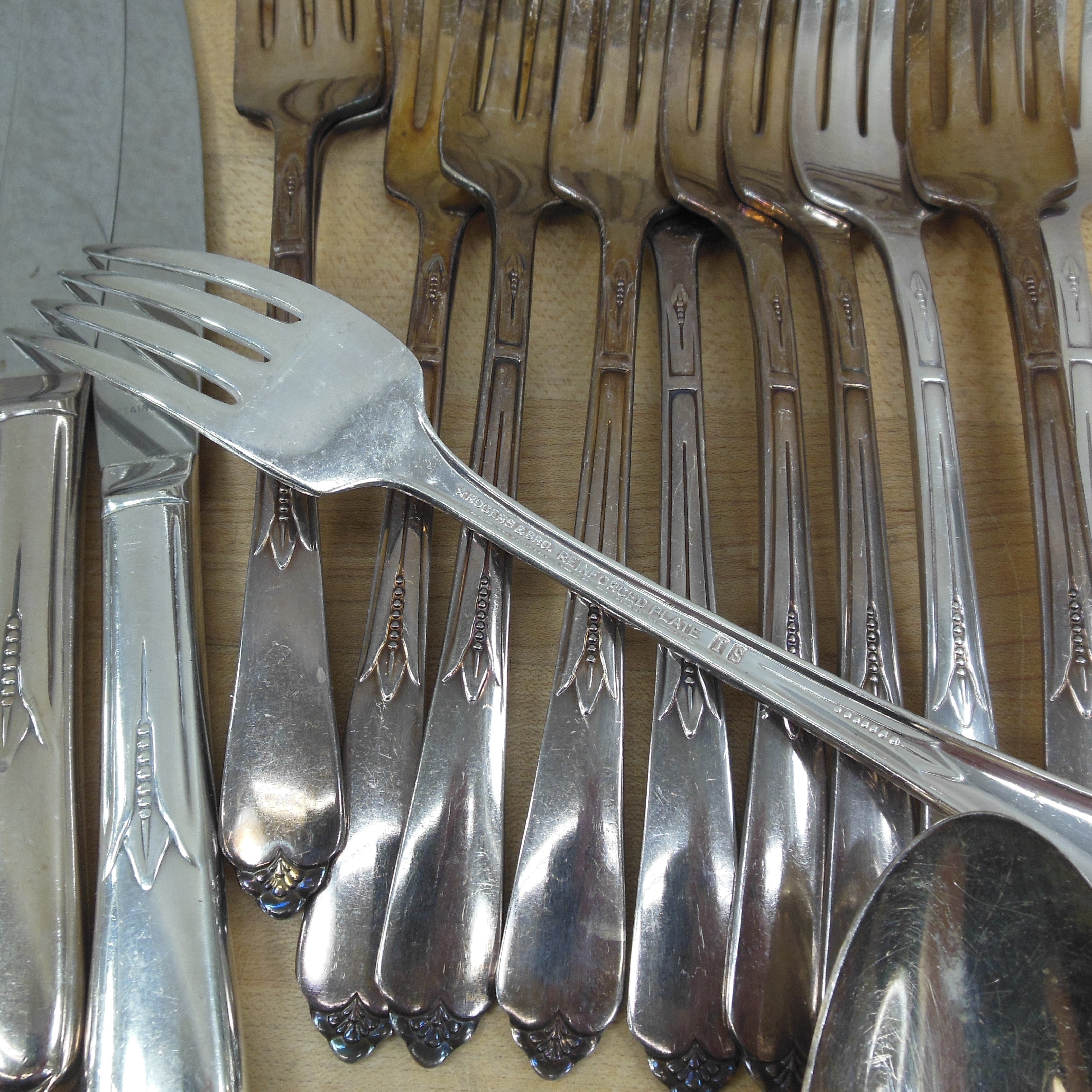 Rogers reinforced store plate silverware