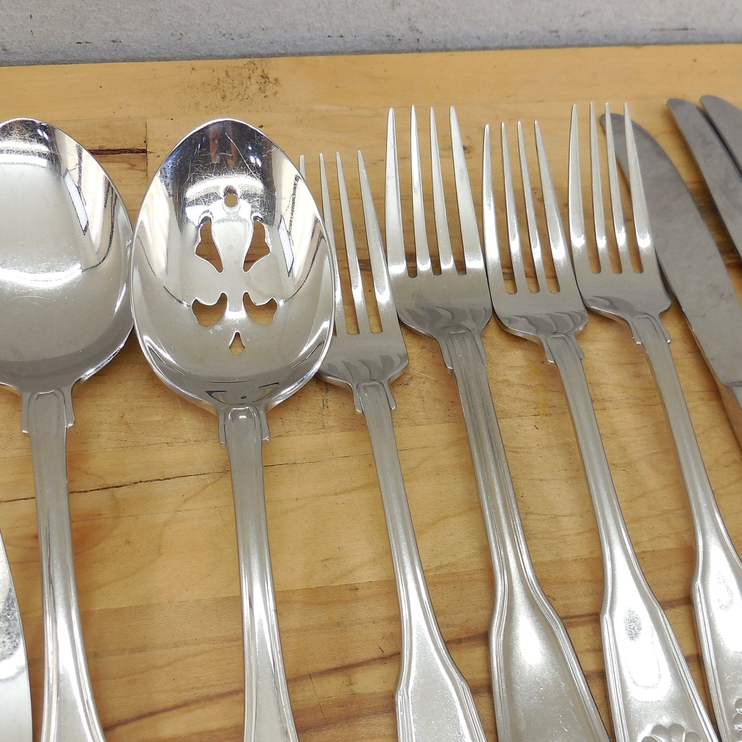 International Silver Royal Shell Stainless Flatware 24 Pieces Lot