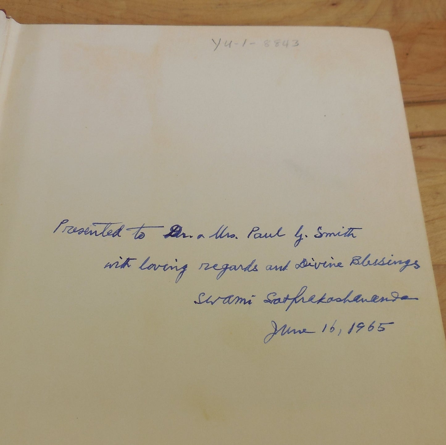 Christopher Isherwood Book Signed Swami Satprakashananda - Ramakrishna & His Disciples  inscribed