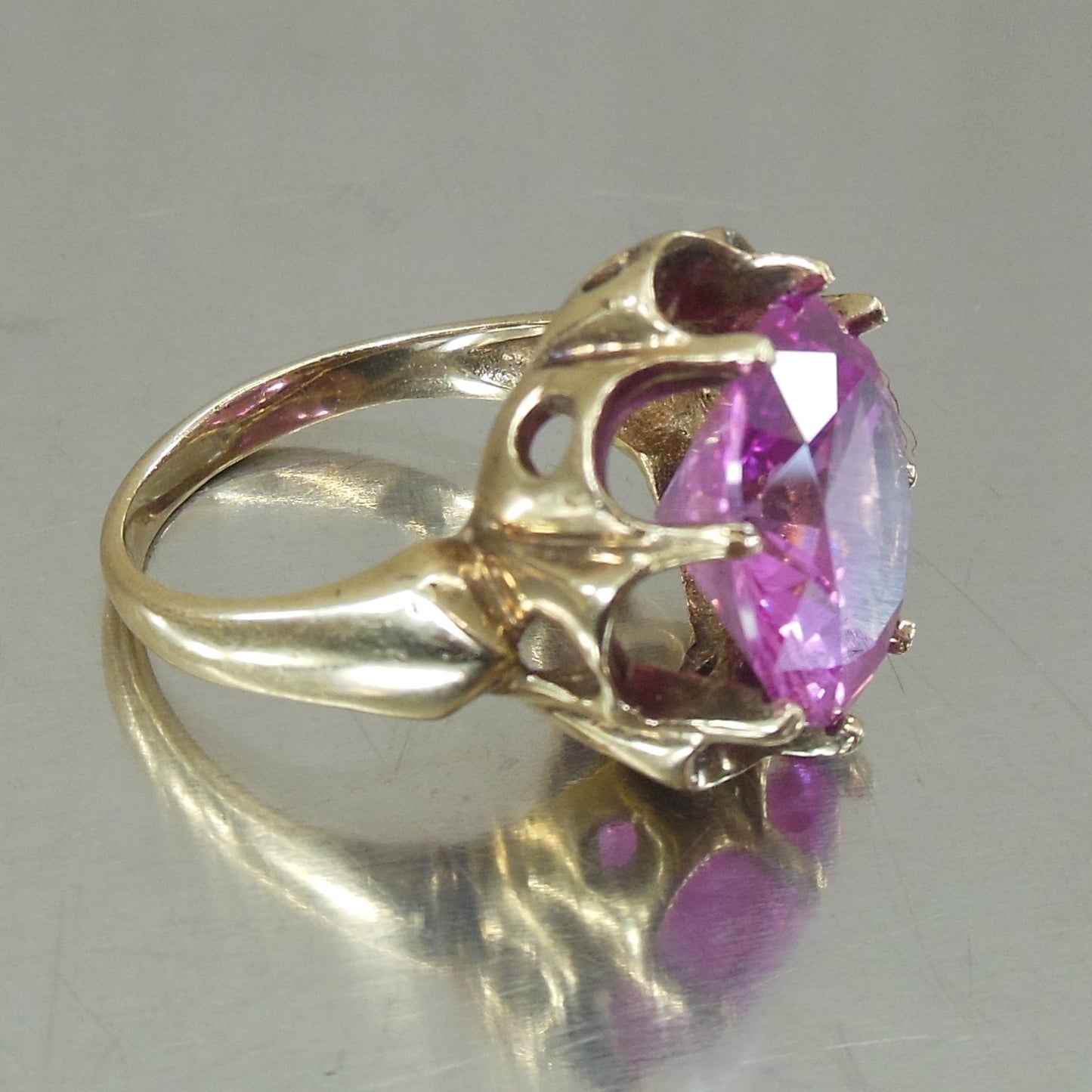 Cocktail Ring 10K Yellow Gold Faceted Round Pink Lab Sapphire Size 8 estate