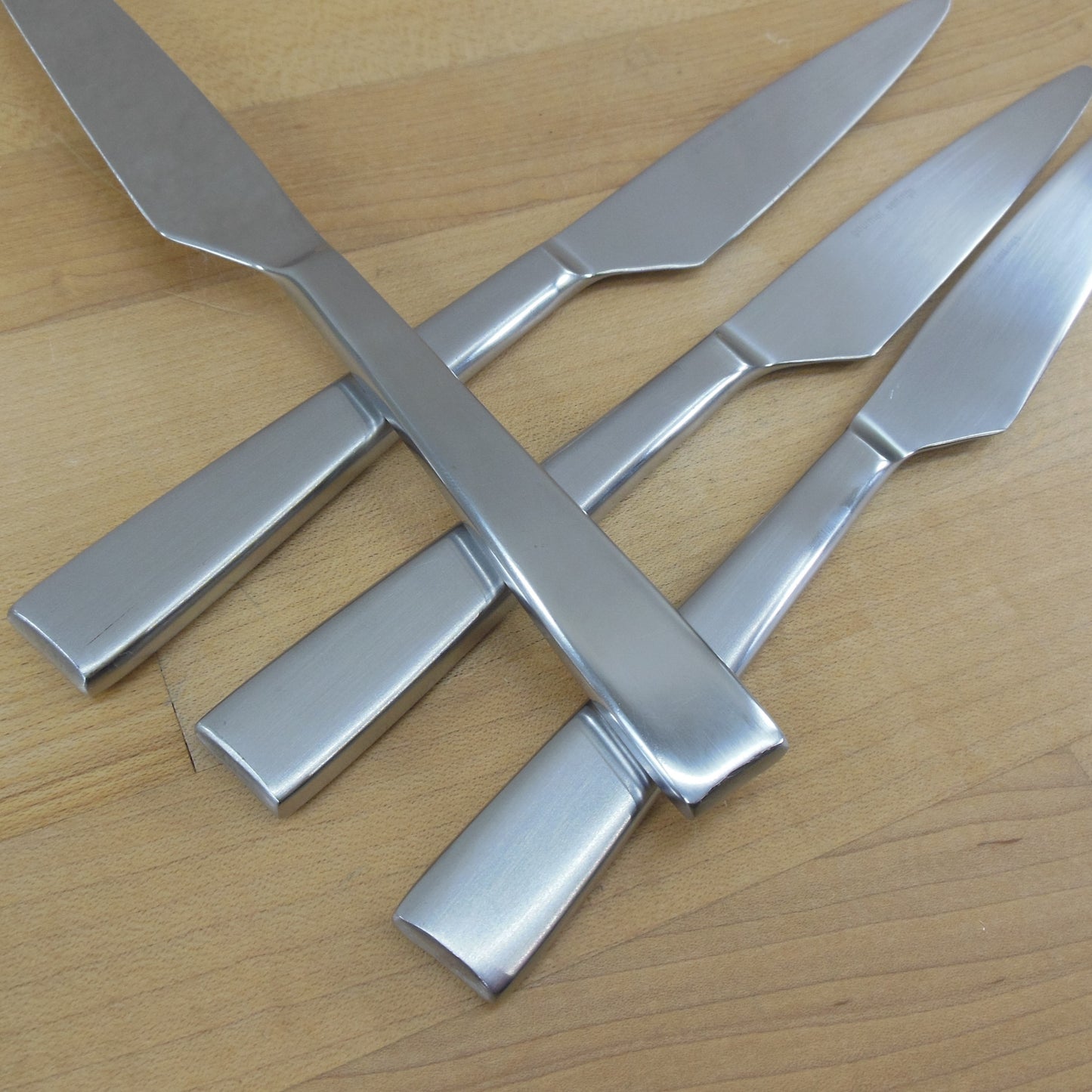 Gourmet Settings Hotel Stainless Flatware - 4 Set Dinner Knives Used