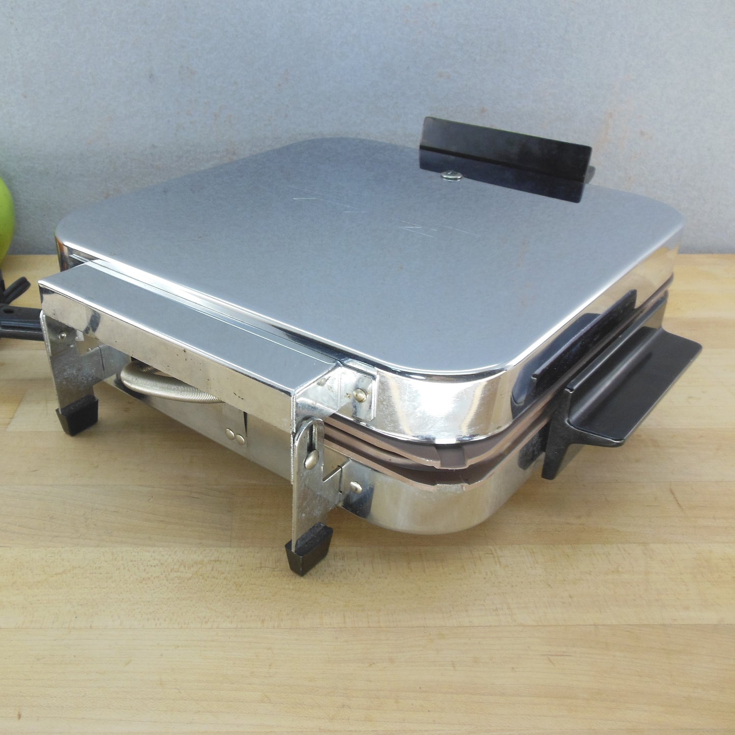 Kenmore Sears 1969 Chrome Grill Waffle Maker Non-Stick 632.64682 Mid Century