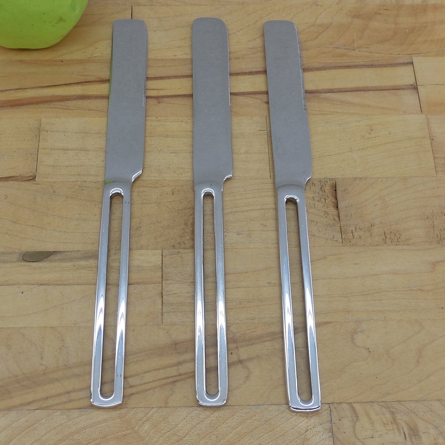 Towle Nordic Stainless Flatware - 3 Dinner Knives