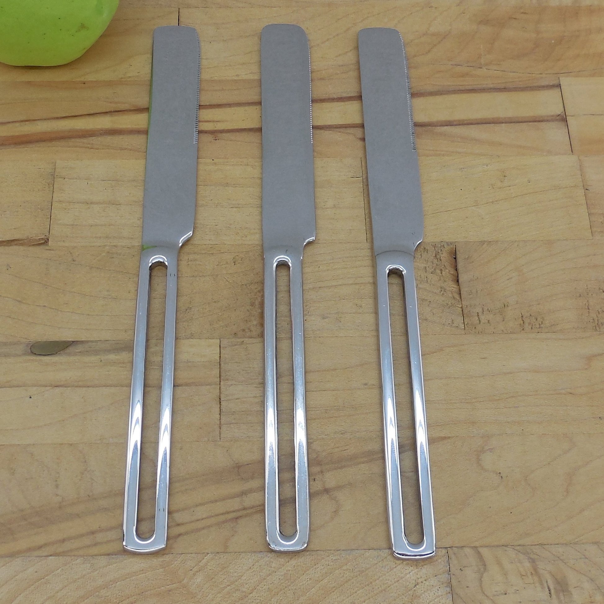 Towle Nordic Stainless Flatware - 3 Dinner Knives