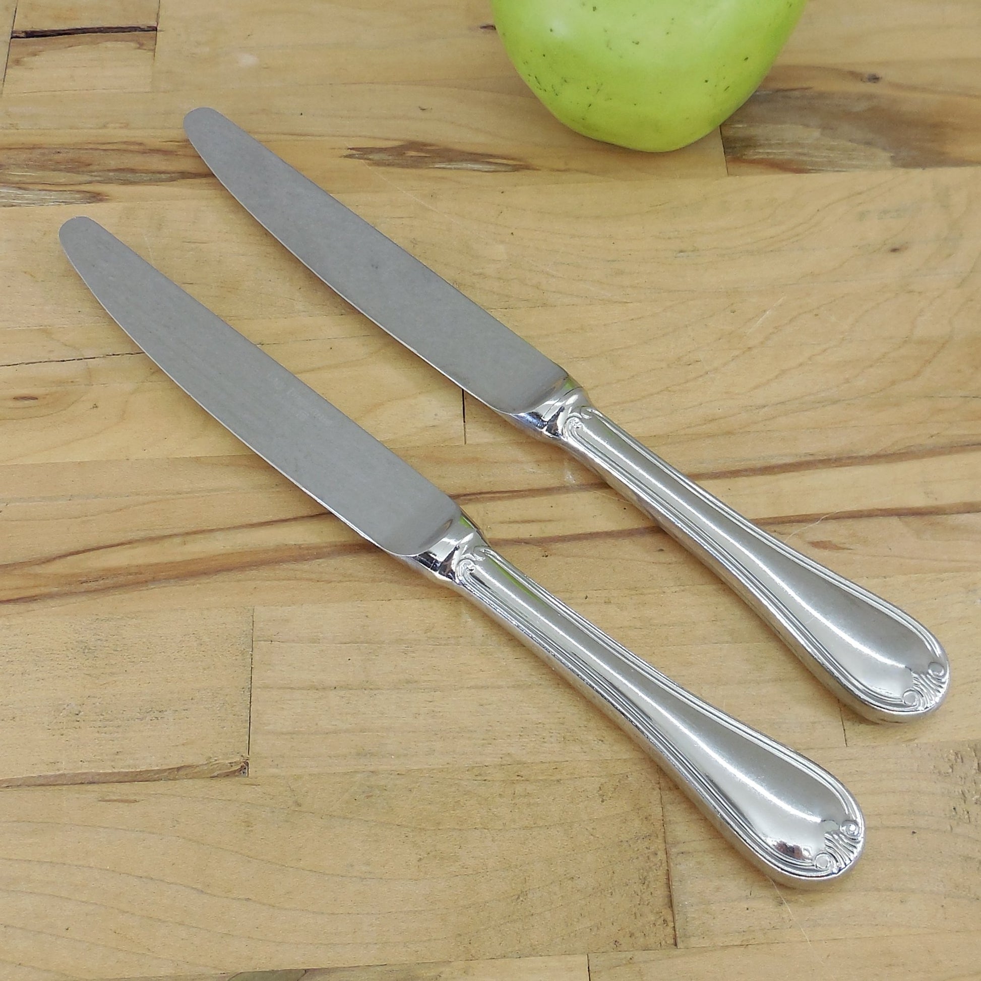 Guy DeGrenne France Renoir Stainless Glossy Flatware - 2 Dinner Knives