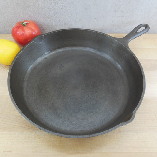 Lodge USA Vintage 3 Notch Cast Iron Skillet #10 12" - Discounted