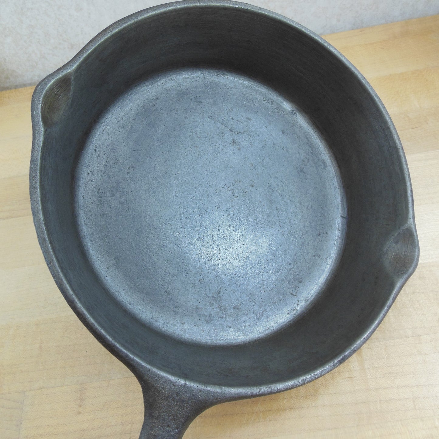 Lodge USA #5 Cast Iron Skillet 3 Notch Heat Ring Interior