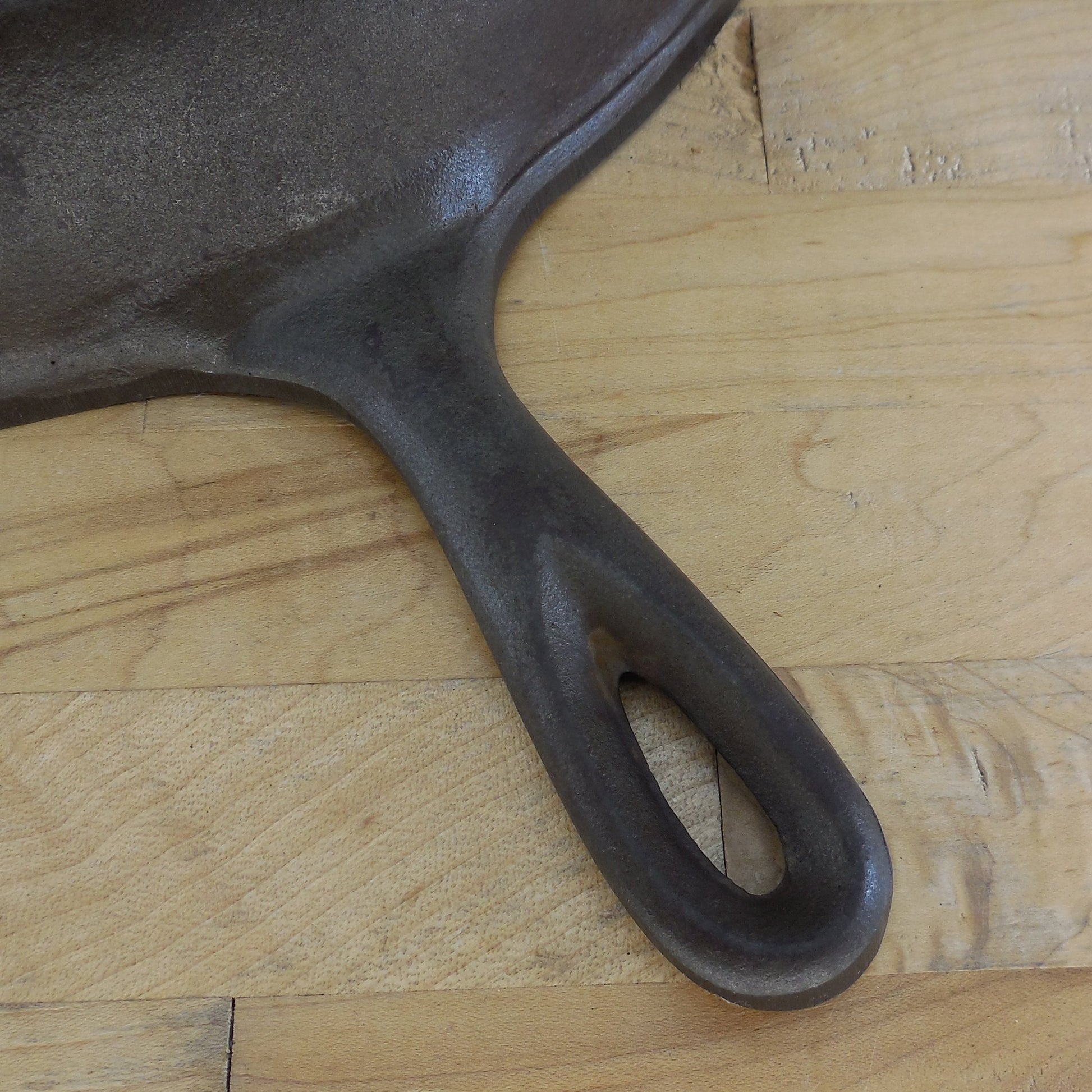 Lodge USA 3 Notch Heat Ring Cast Iron #10 Skillet 12" 10SK Handle