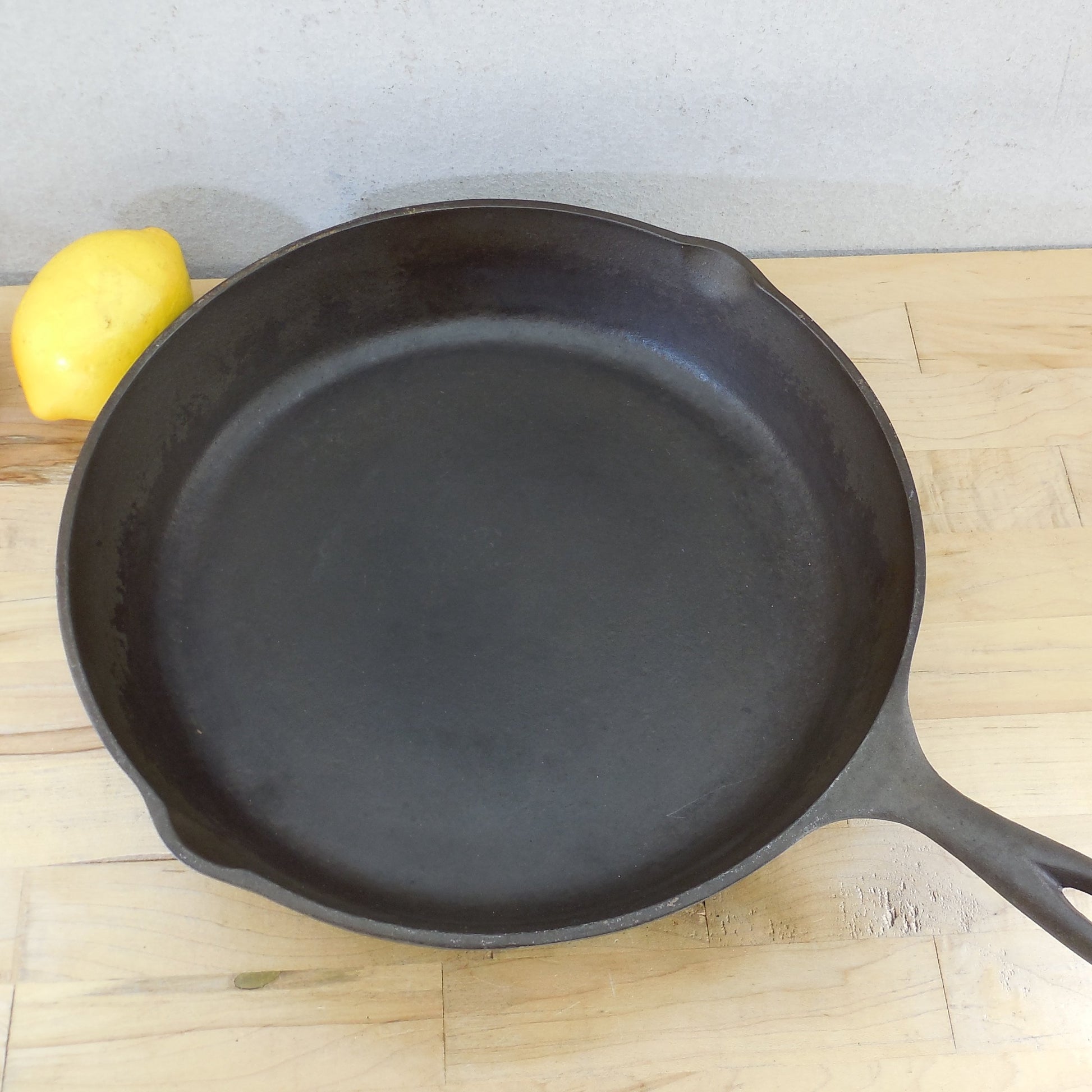 Lodge USA 3 Notch Heat Ring Cast Iron #10 Skillet 12" 10SK Vintage