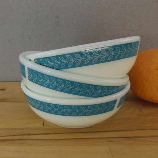 Pyrex Glass USA Laurel Leaf Blue Cereal Bowls 3 Set