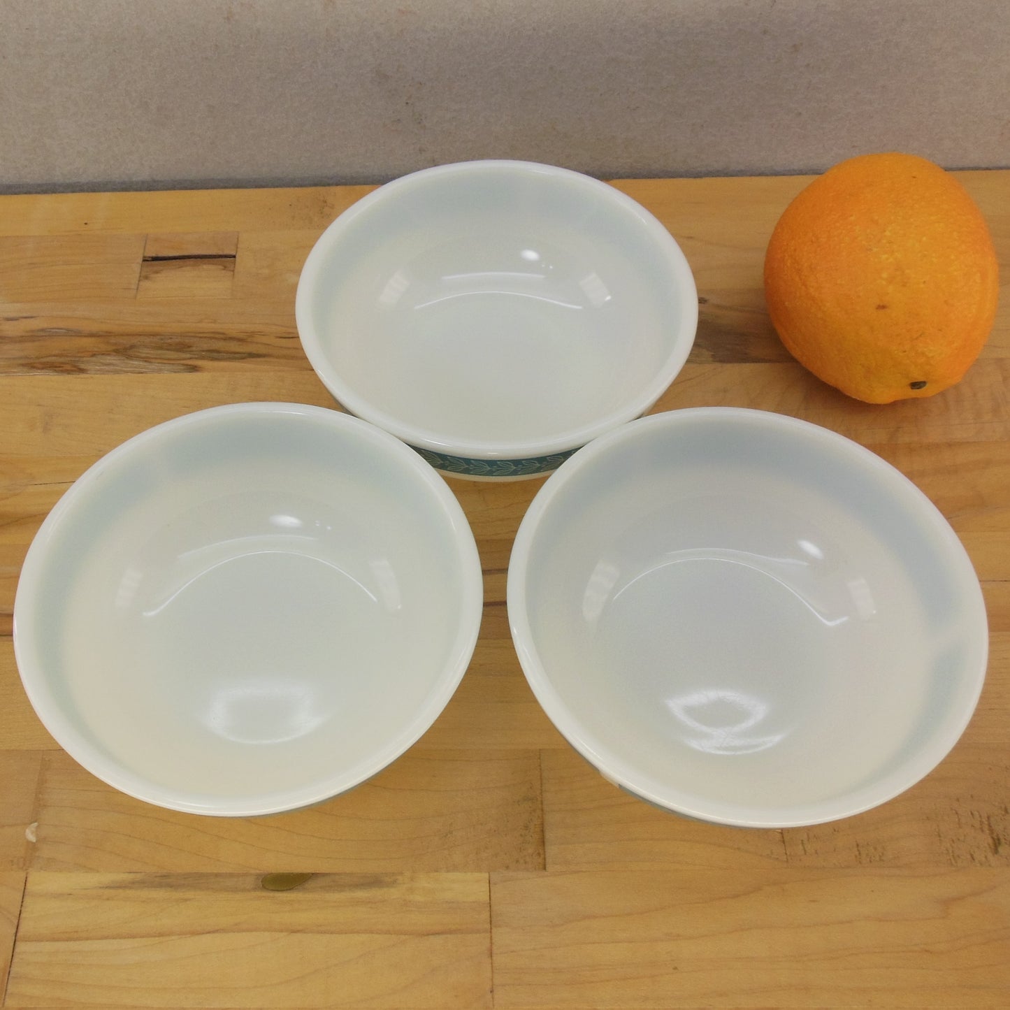 Pyrex Glass USA Laurel Leaf Blue Cereal Bowls 3 Set