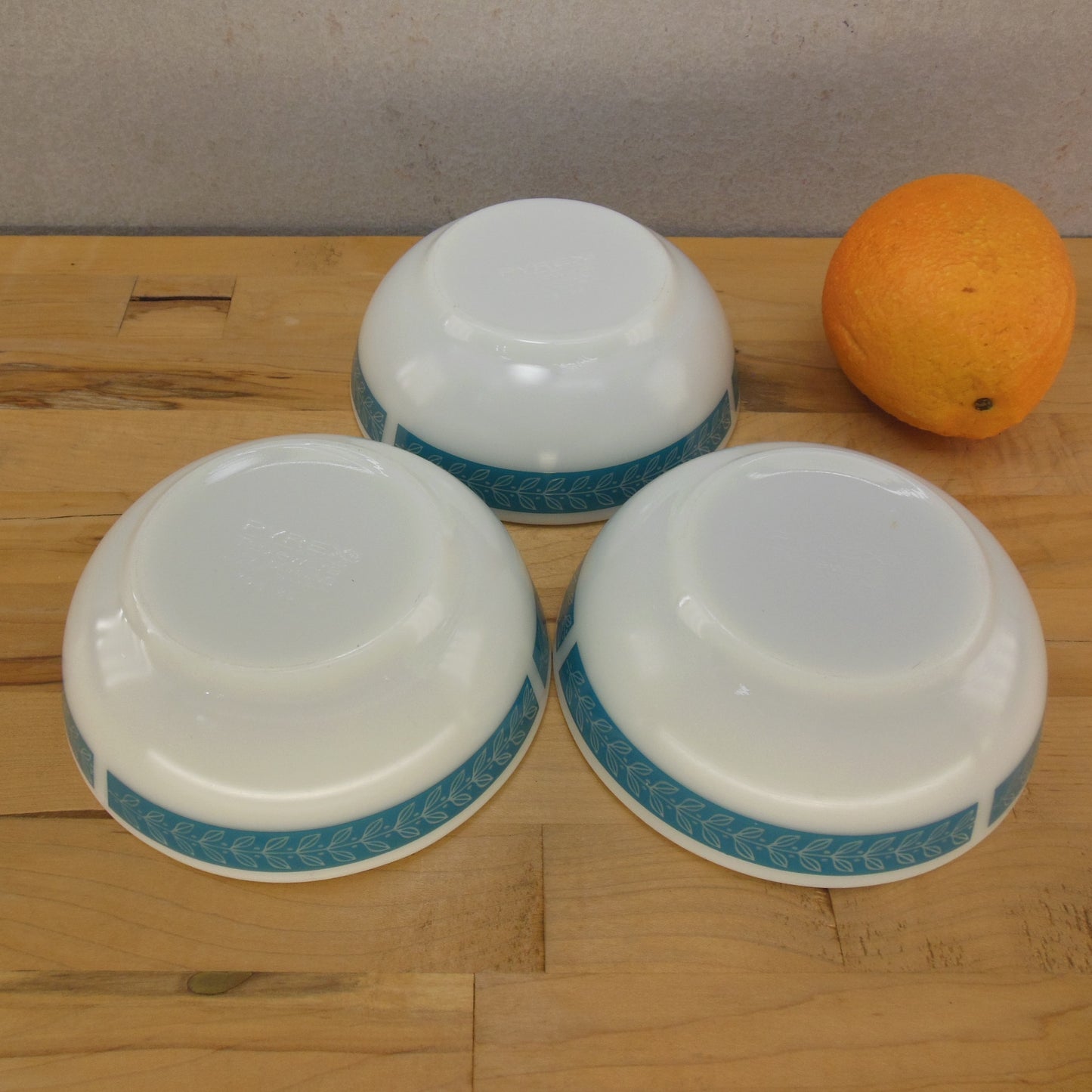 Pyrex Glass USA Laurel Leaf Blue Cereal Bowls 3 Set