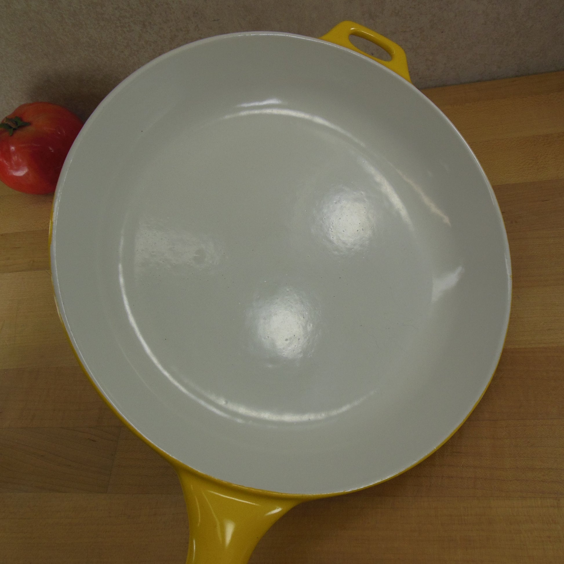 Copco Denmark Lax Yellow White Enamel Cast Iron 10" Fry Chef Pan Skillet Cleaned