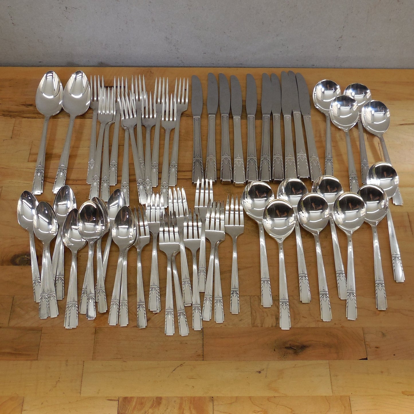 Oneida Wm Rogers Lady Drake Silver Plate Silverware Set 59 Pcs.