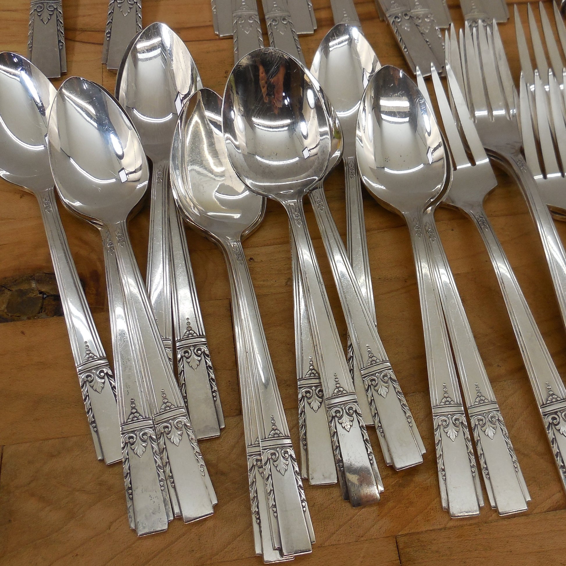 Oneida Wm Rogers Lady Drake Silver Plate Silverware Set 59 Pcs.