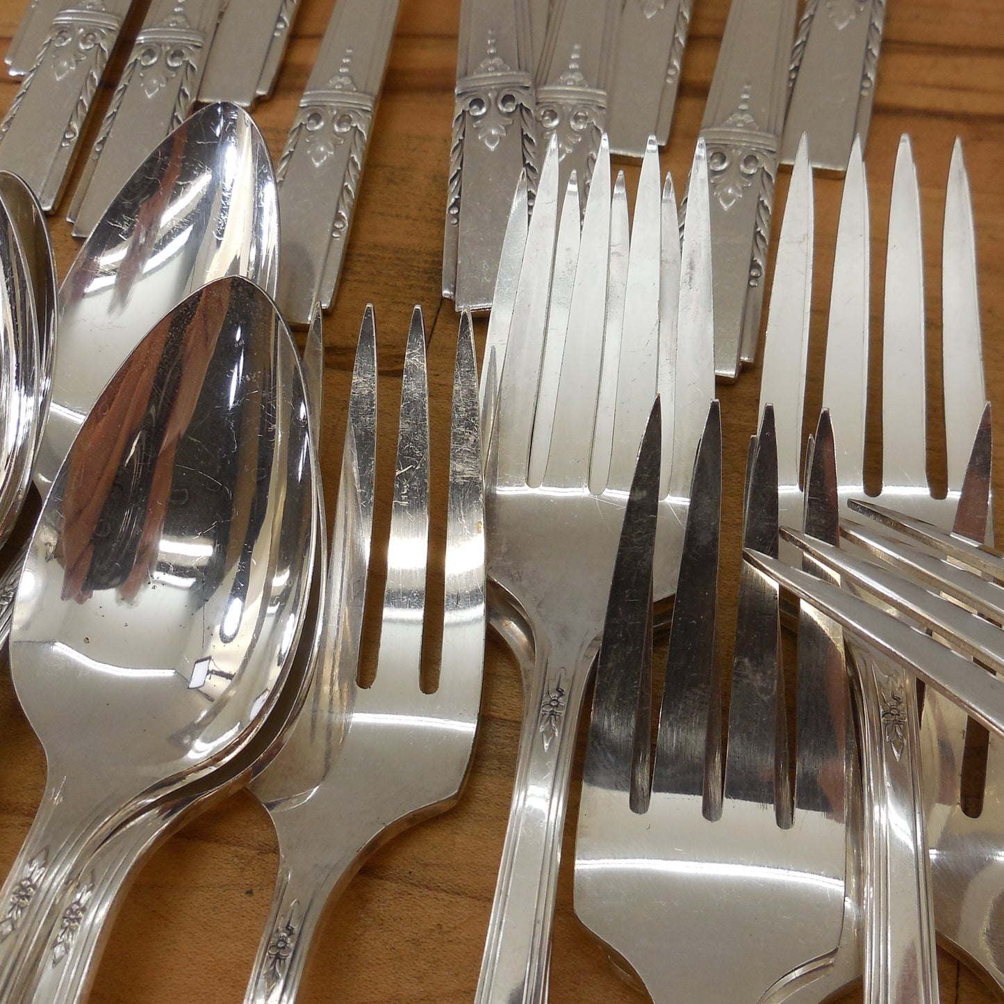 Oneida Wm Rogers Lady Drake Silver Plate Silverware Set 59 Pcs.