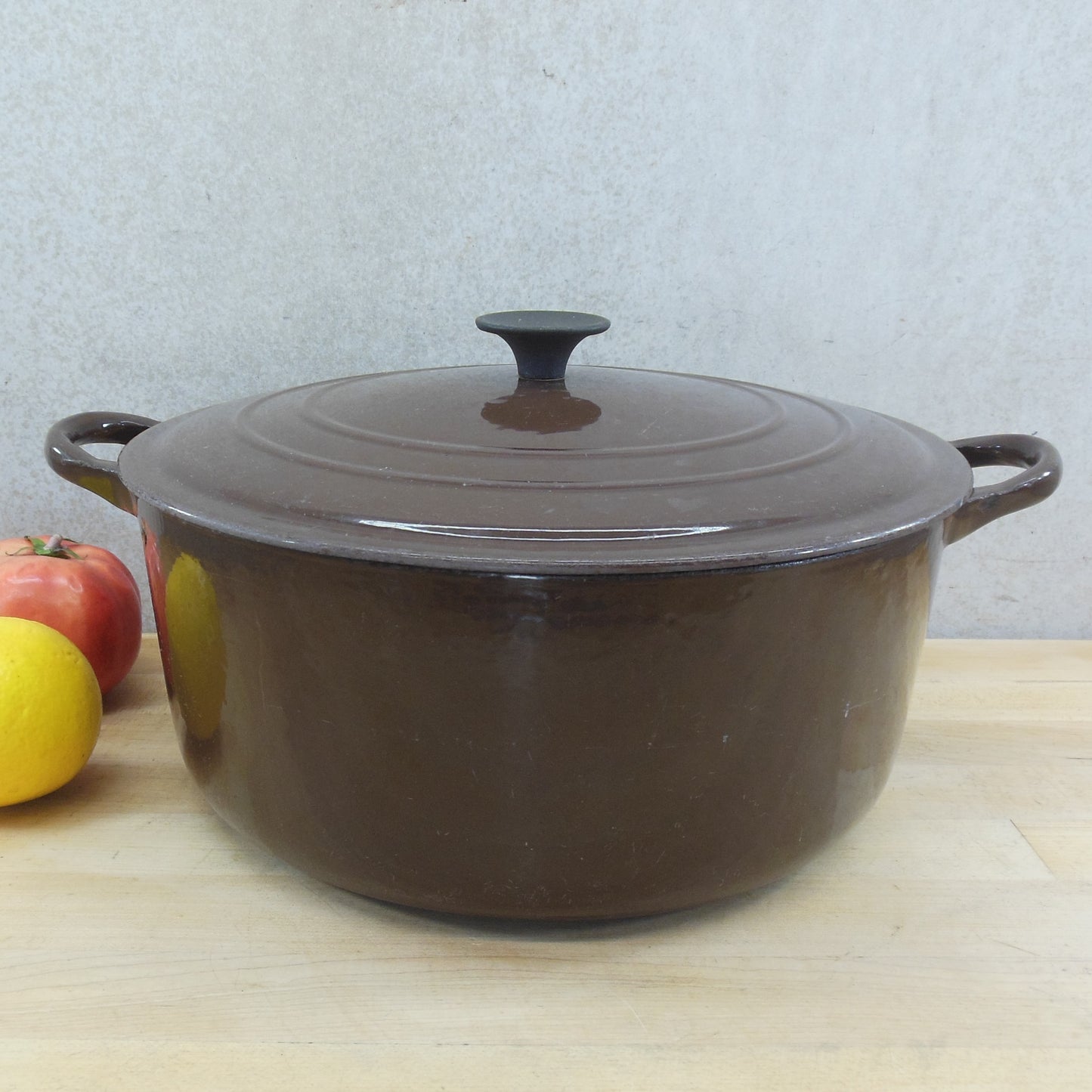 Le Creuset France F Series Brown 5-1/2 Quart Dutch Oven