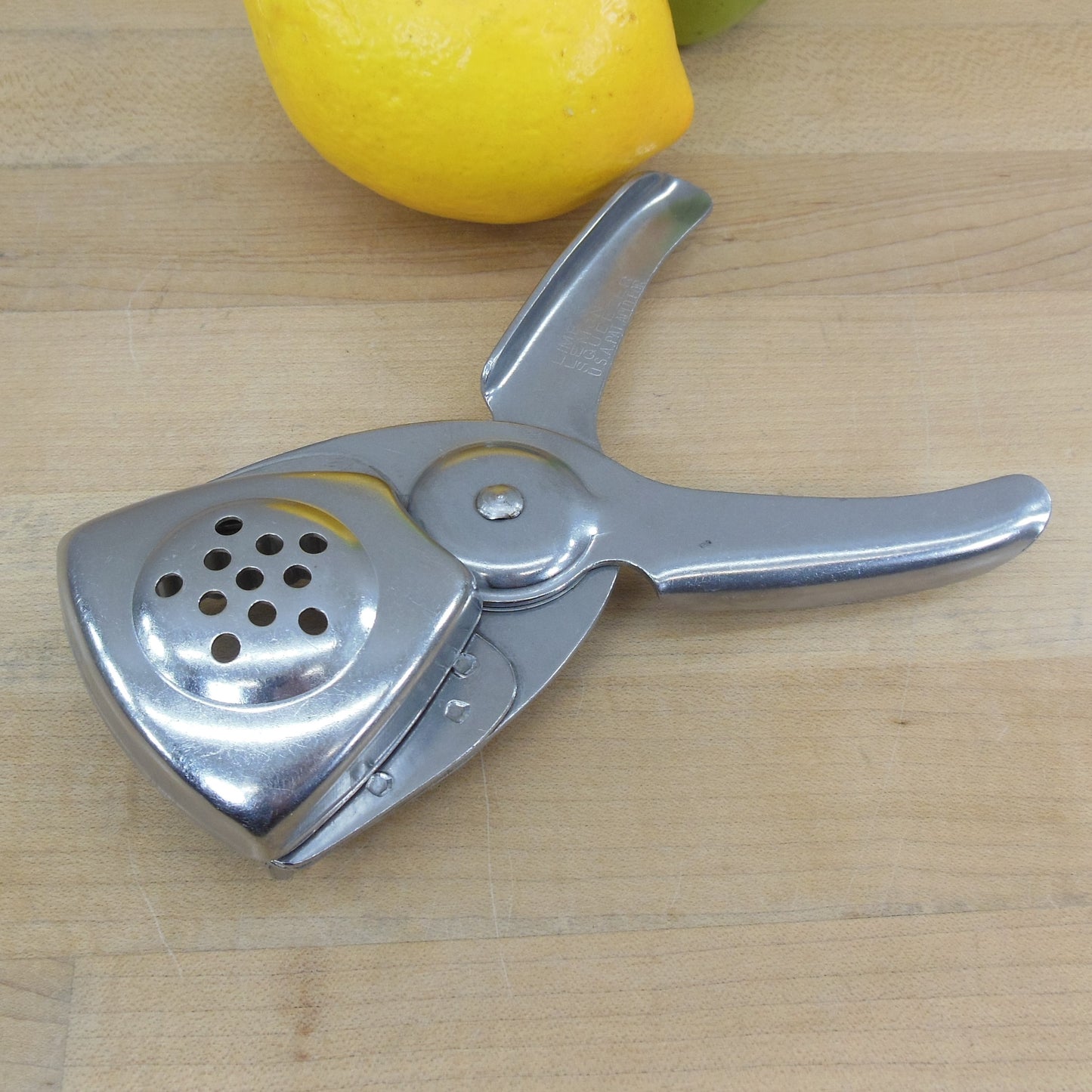 Vaughan Chicago USA Lemon Lime Hand Squeezer Stainless Bar Tool vintage used