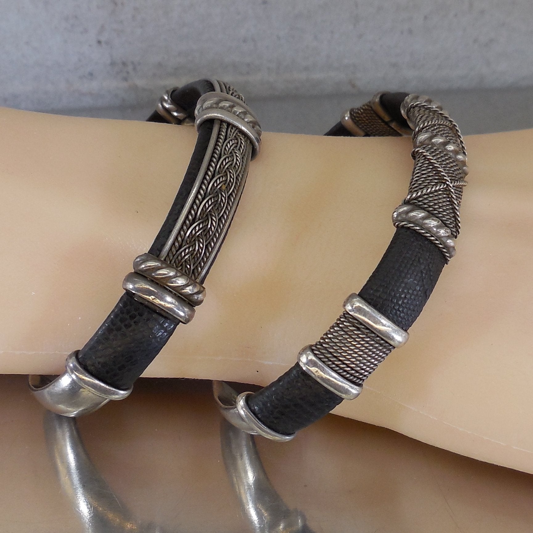 Pair Taxco TL-53 Mexico 925 Sterling Silver Snakeskin Cuff Bracelets Pre-owned
