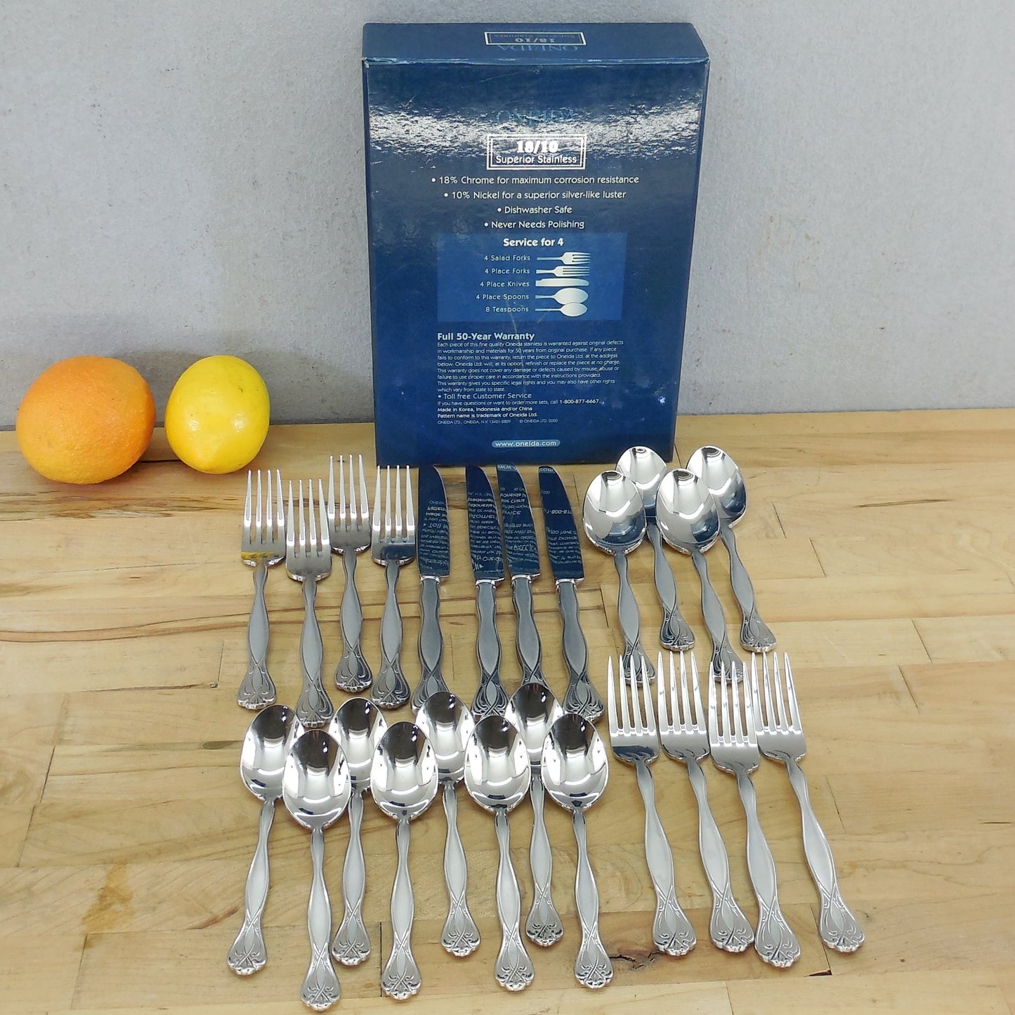 Oneida Majestic 24 Piece Flatware Set 18/10 Stainless Open Box