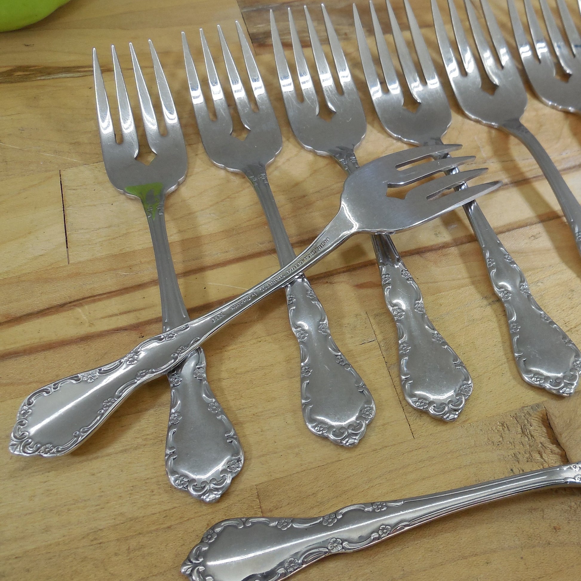 Oneida Distinction Deluxe Mansion Hall Stainless Salad Forks 9 Lot Used